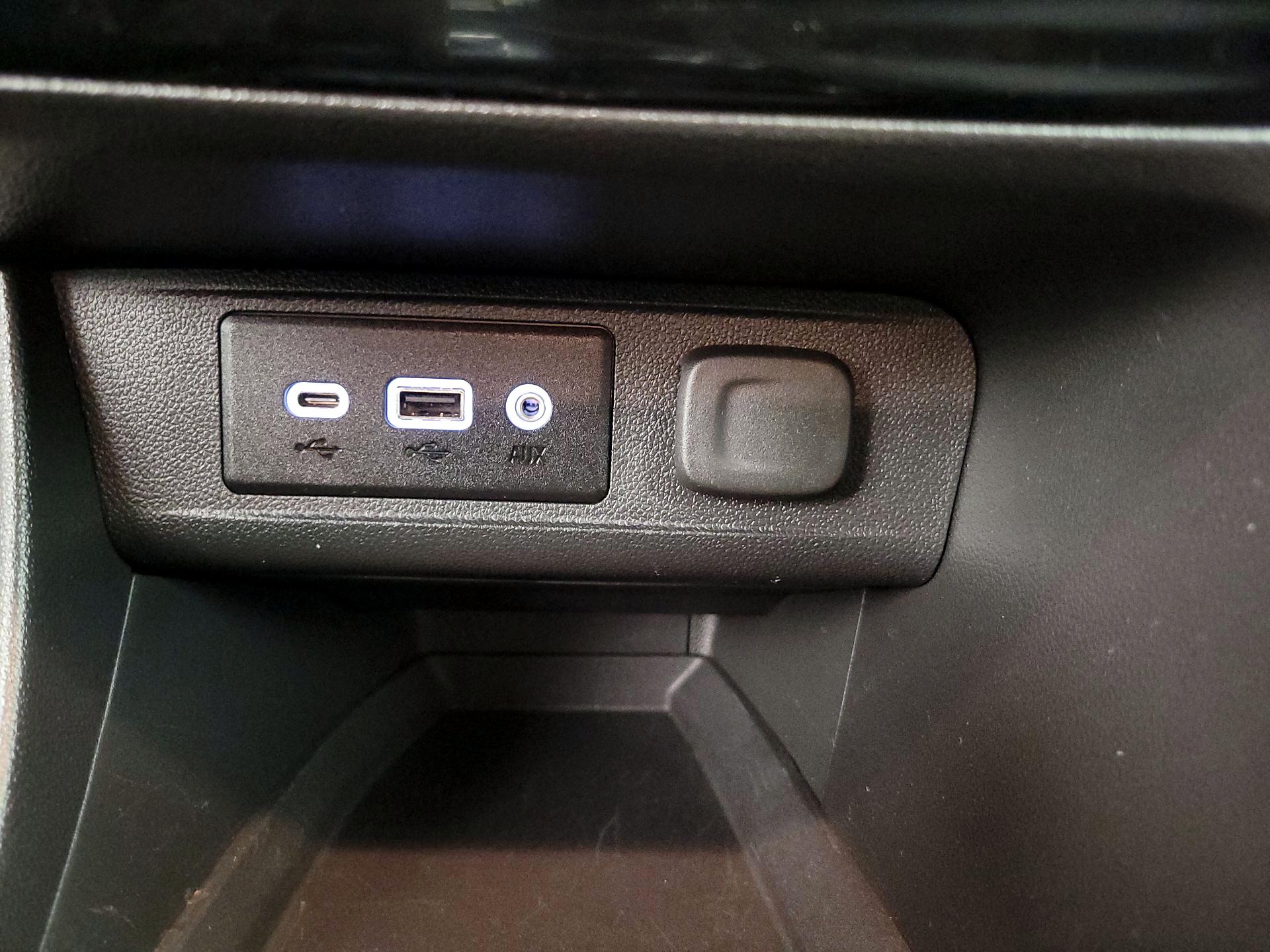 Thumbnail: 2023 Buick Encore GX - 18