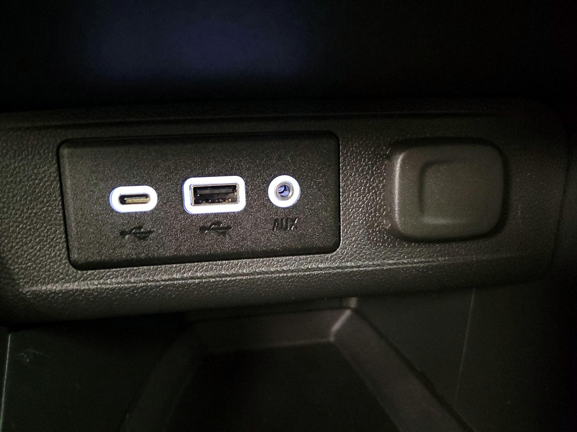 Thumbnail: 2023 Buick Encore GX - 18