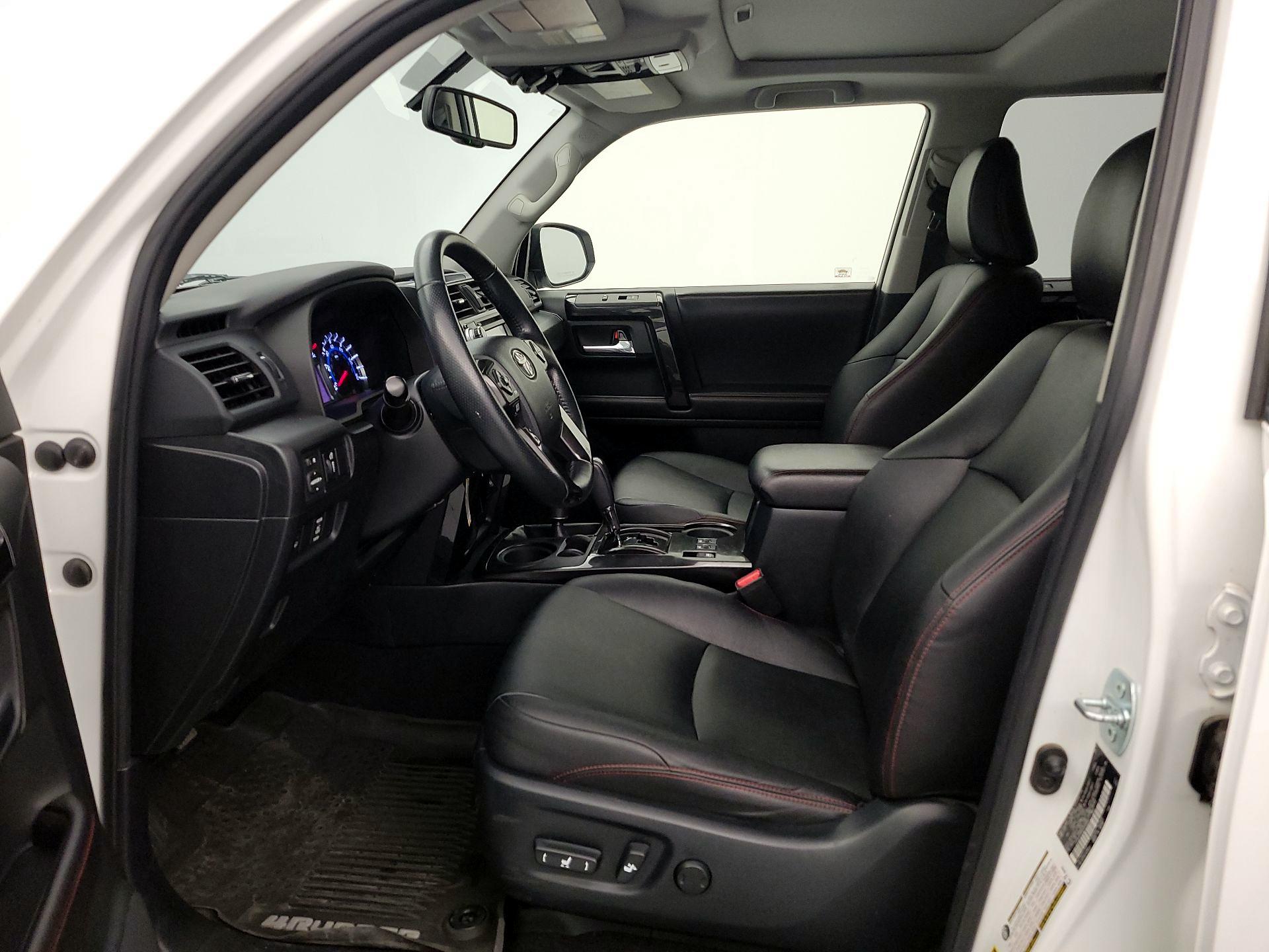 Thumbnail: 2016 Toyota 4Runner - 11