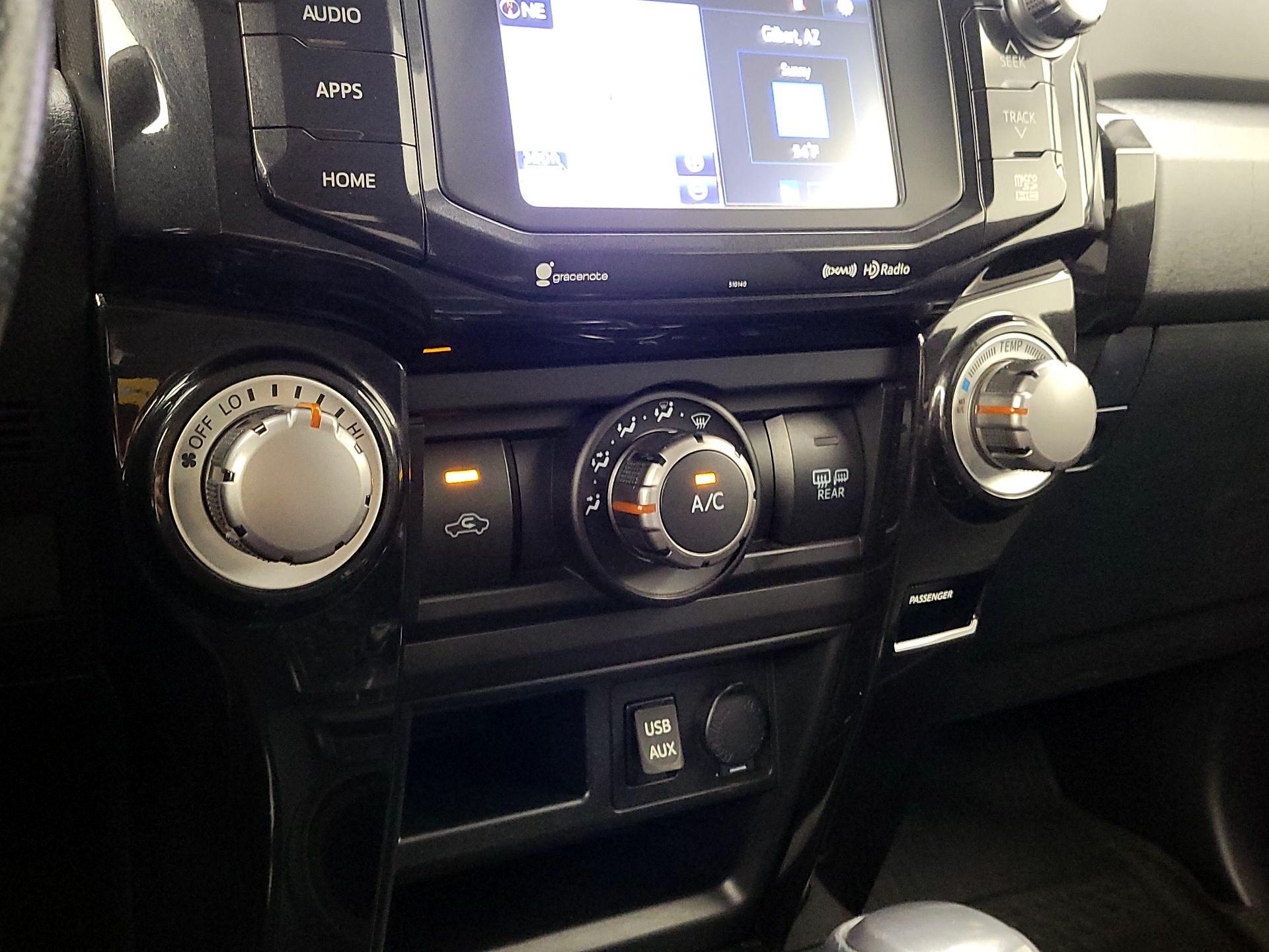 Thumbnail: 2016 Toyota 4Runner - 16