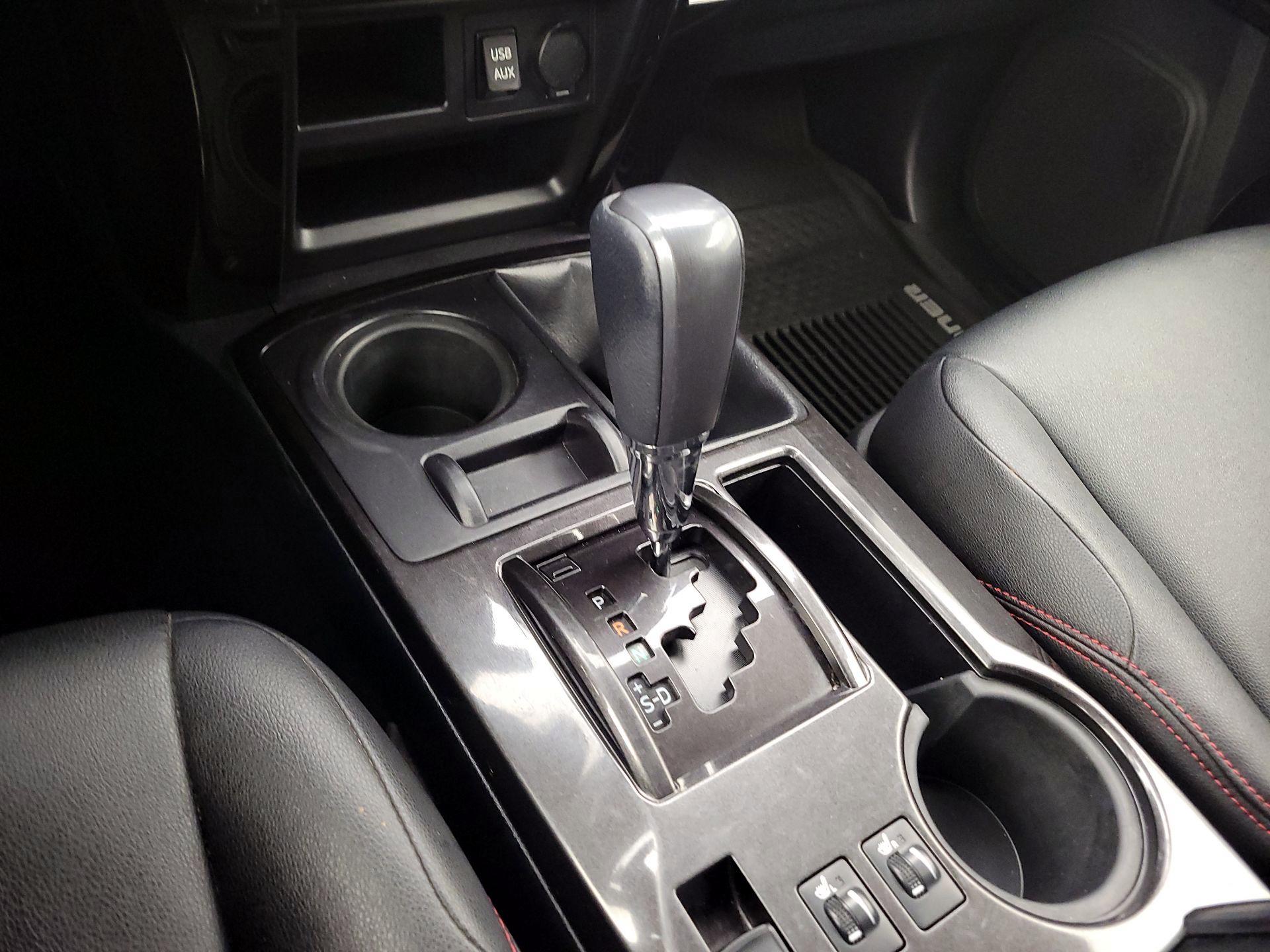 Thumbnail: 2016 Toyota 4Runner - 17