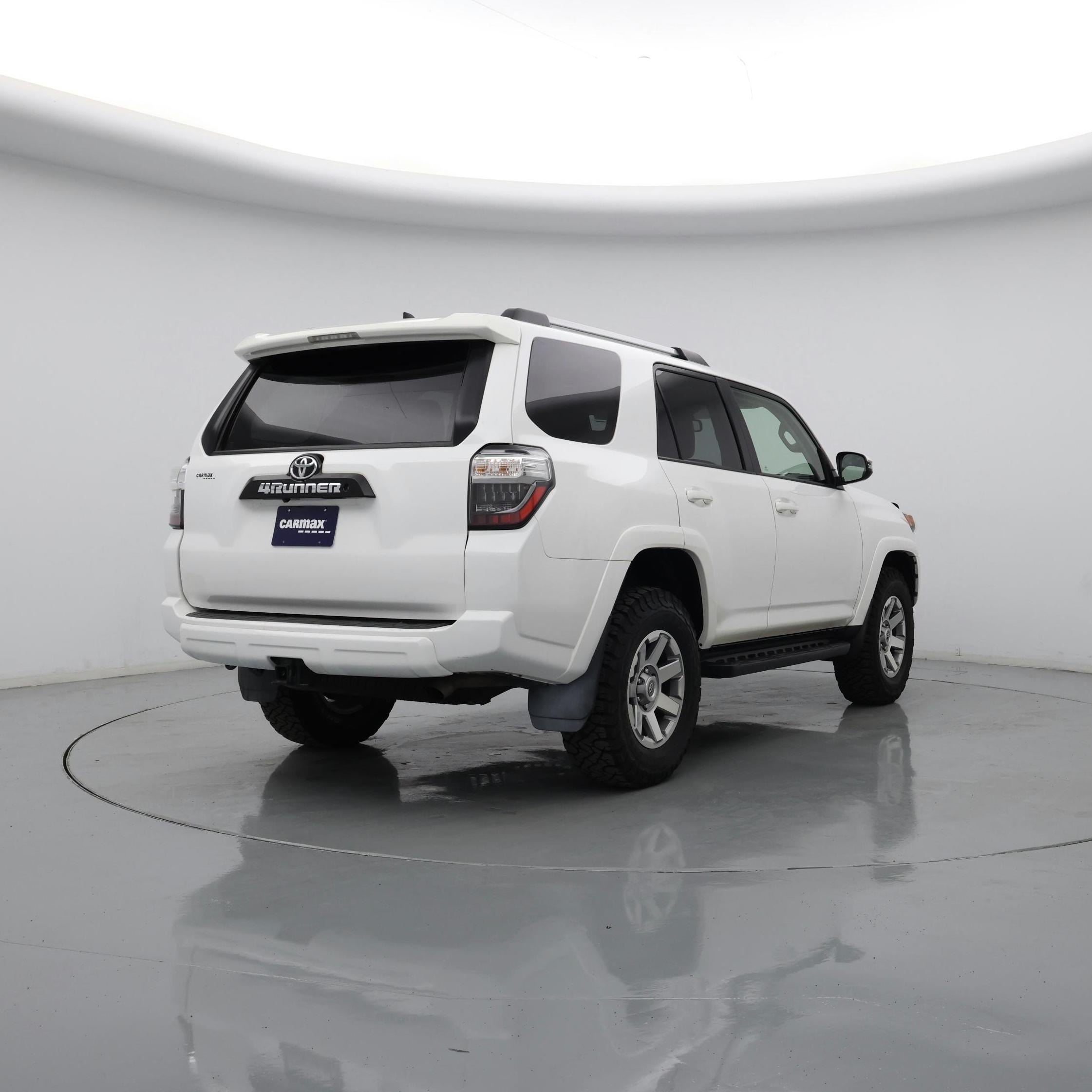 Thumbnail: 2016 Toyota 4Runner - 8