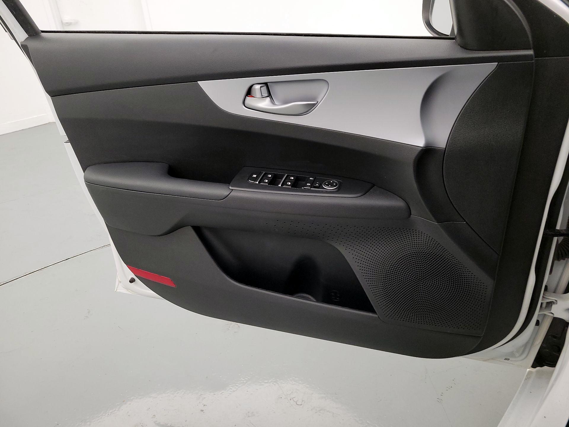 Thumbnail: 2023 Kia Forte - 12