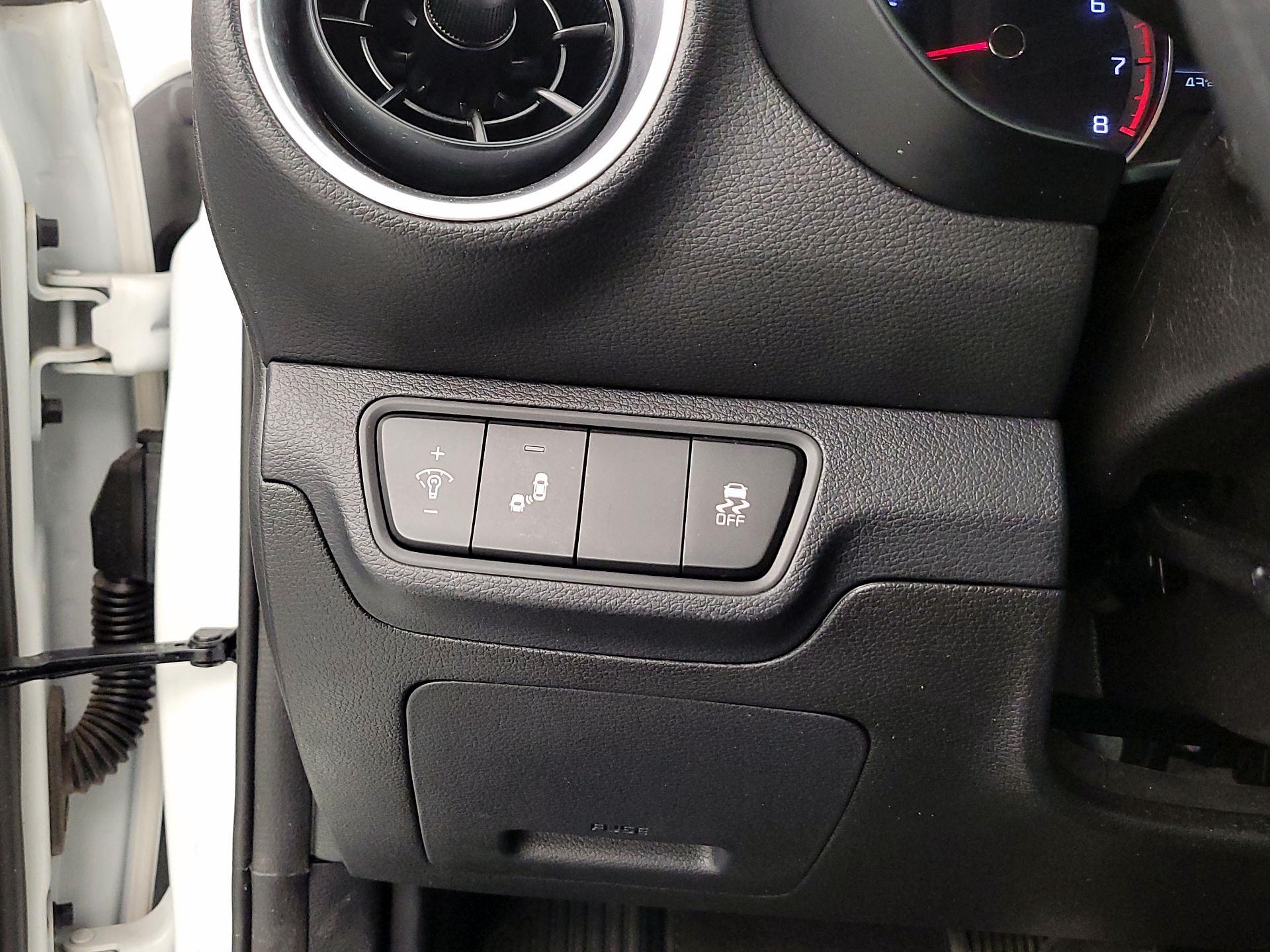 Thumbnail: 2023 Kia Forte - 13