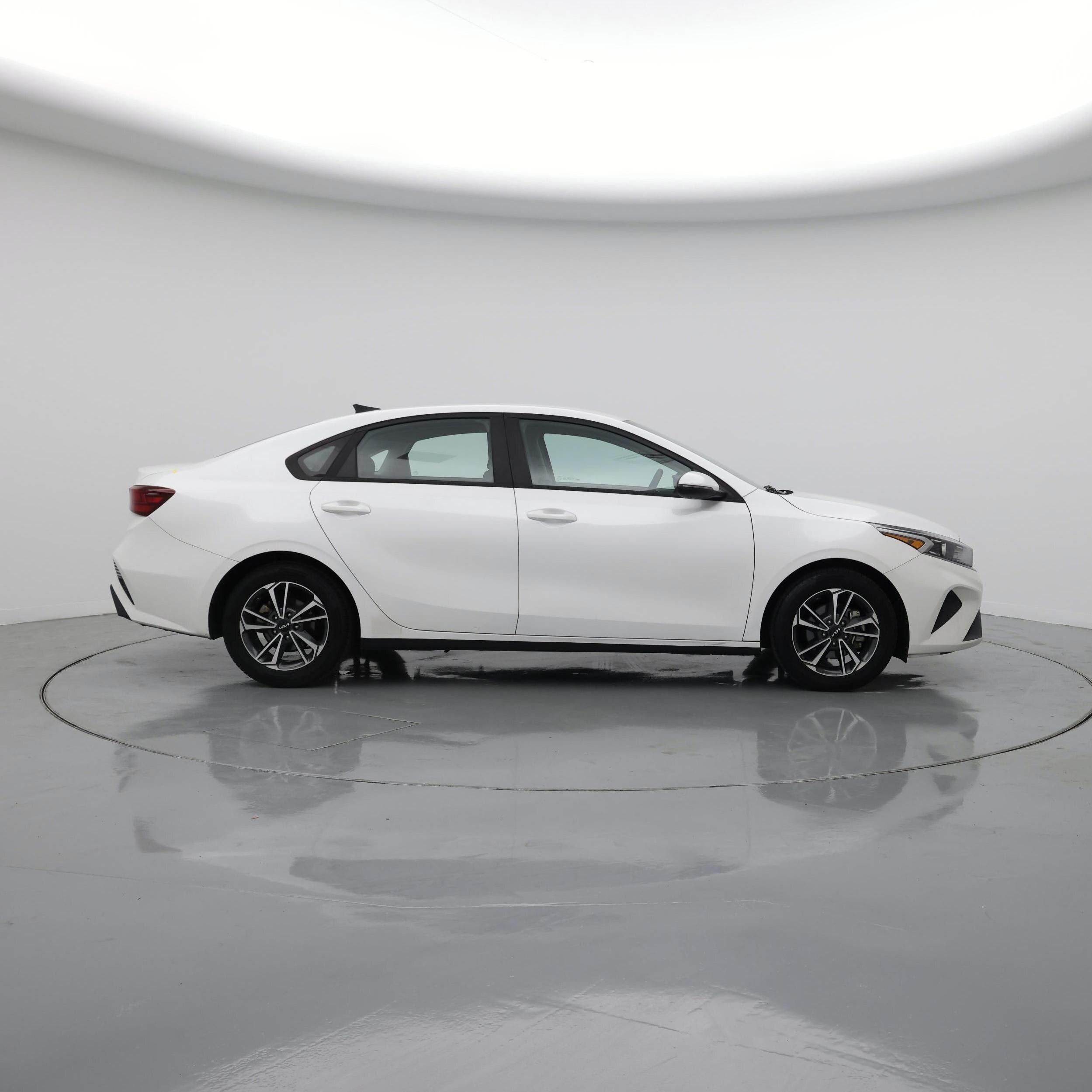 Thumbnail: 2023 Kia Forte - 7