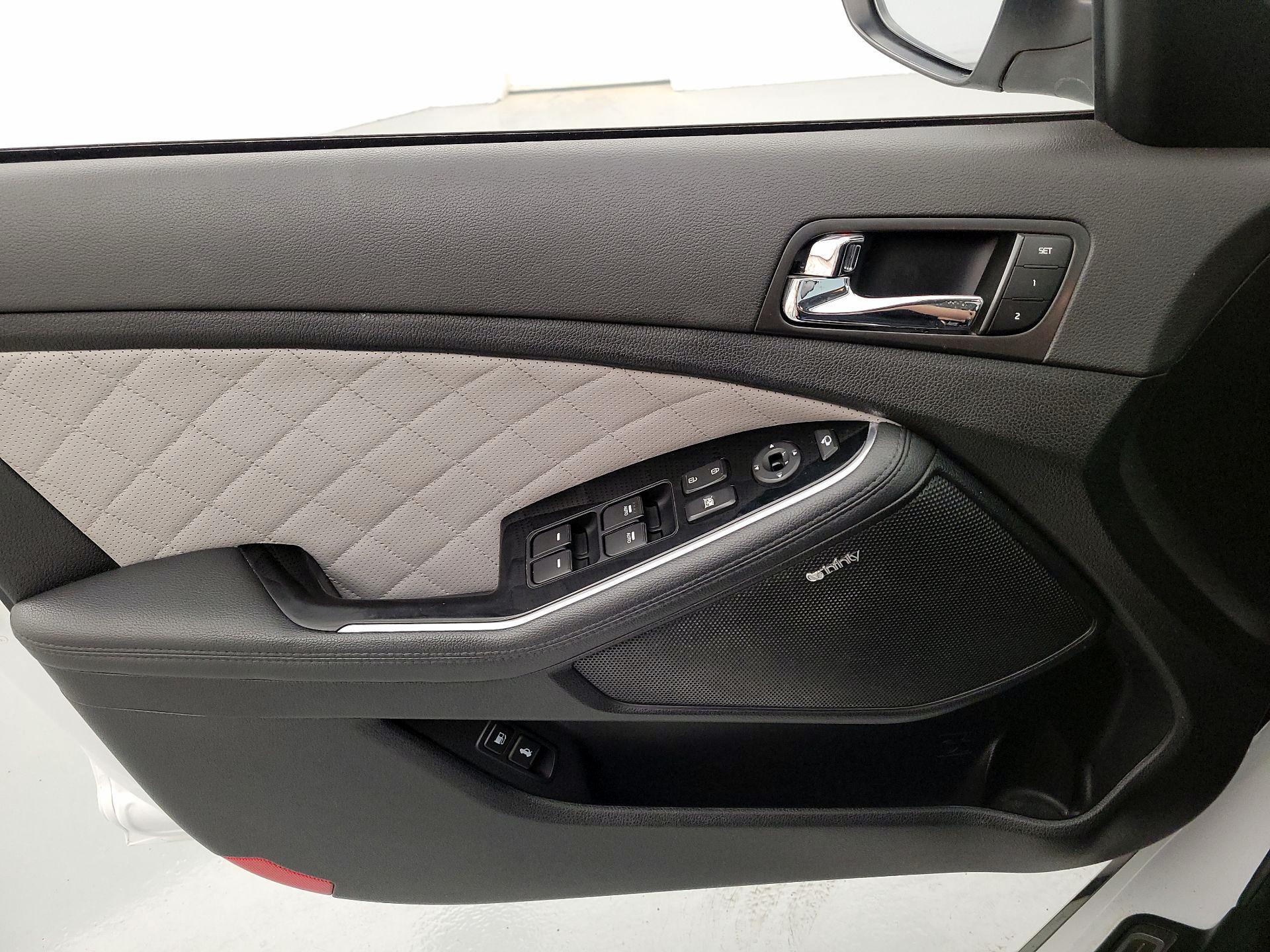 Thumbnail: 2014 Kia Optima - 12