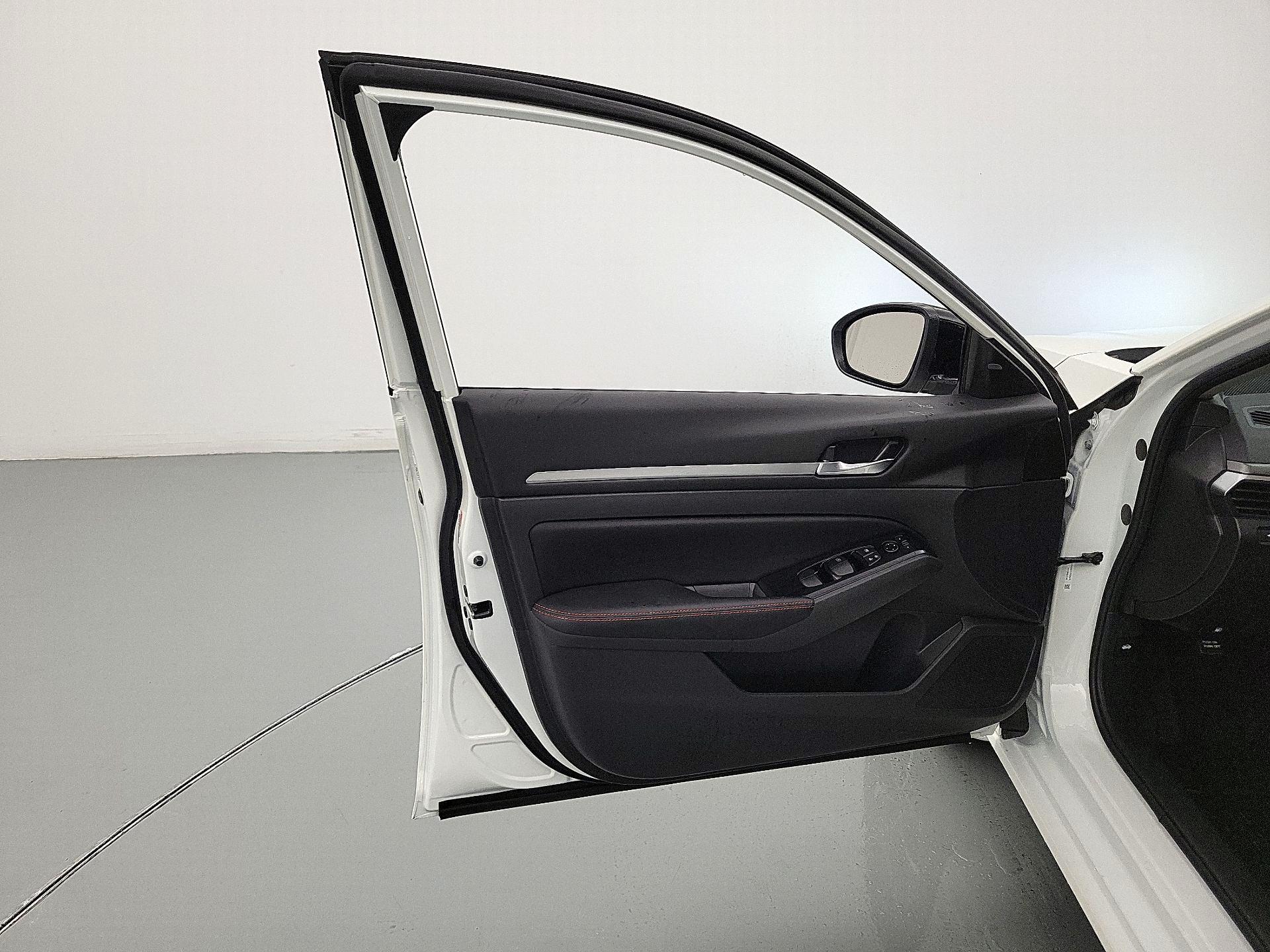 Thumbnail: 2025 Nissan Altima - 12