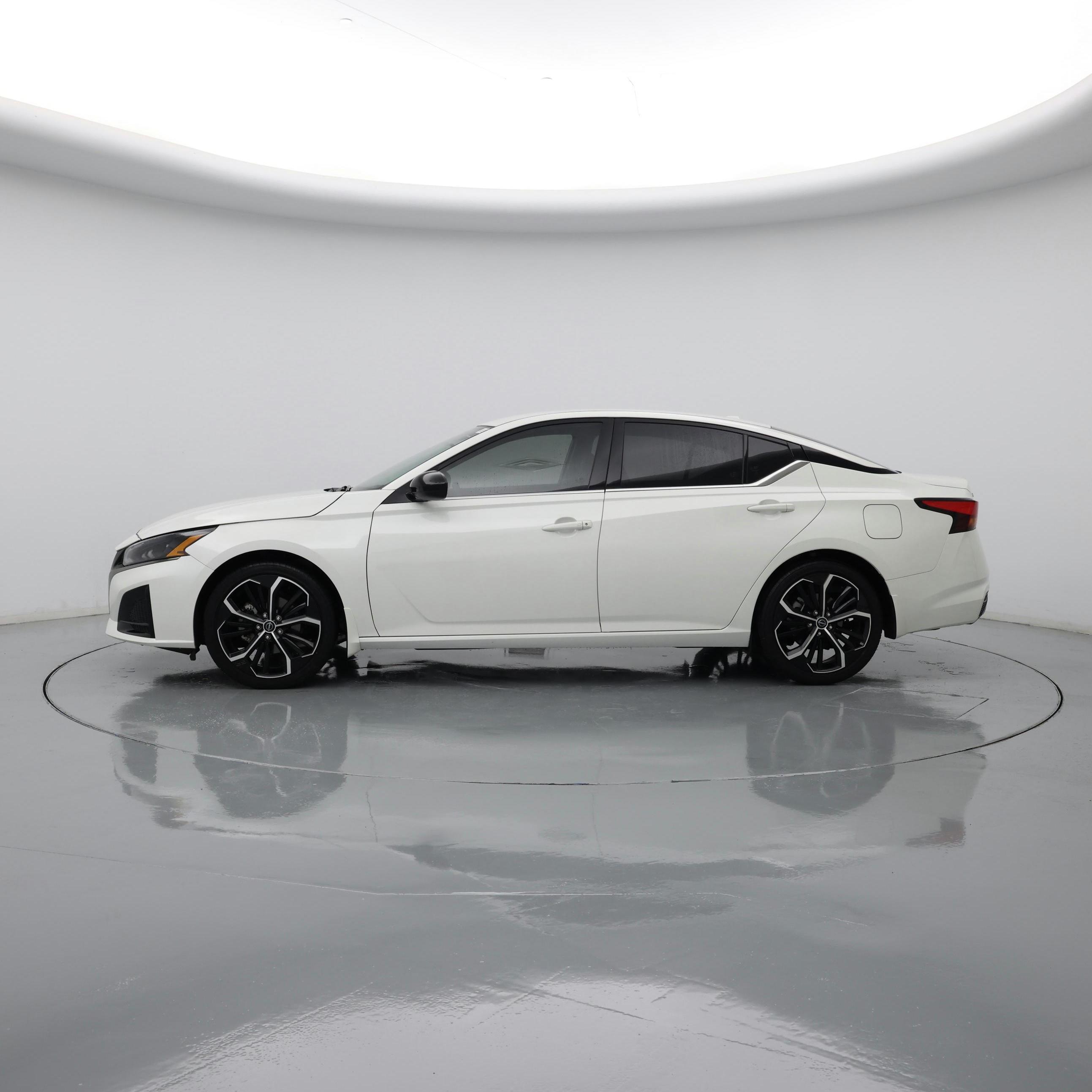 Thumbnail: 2025 Nissan Altima - 3