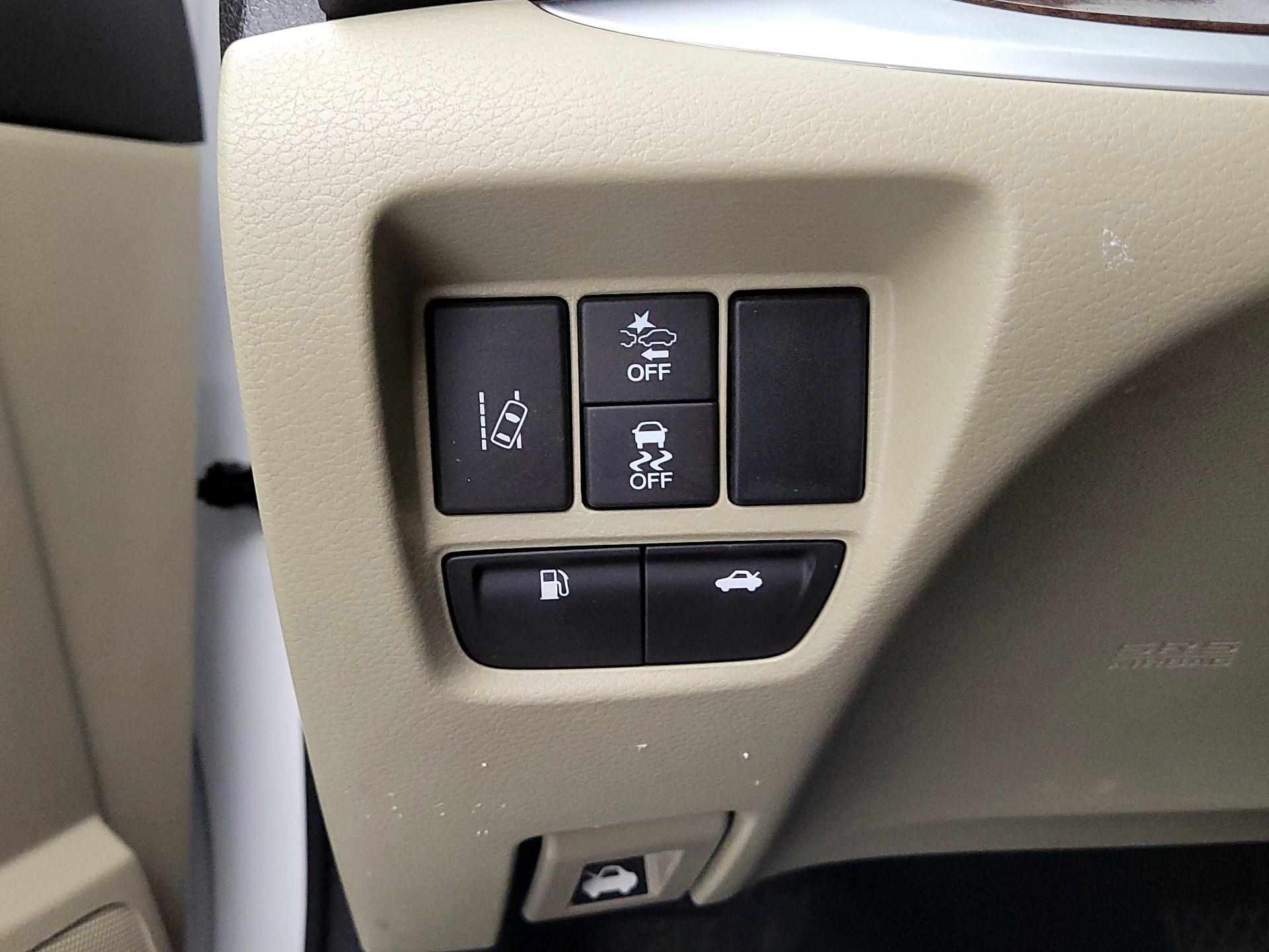 Thumbnail: 2018 Acura TLX - 13