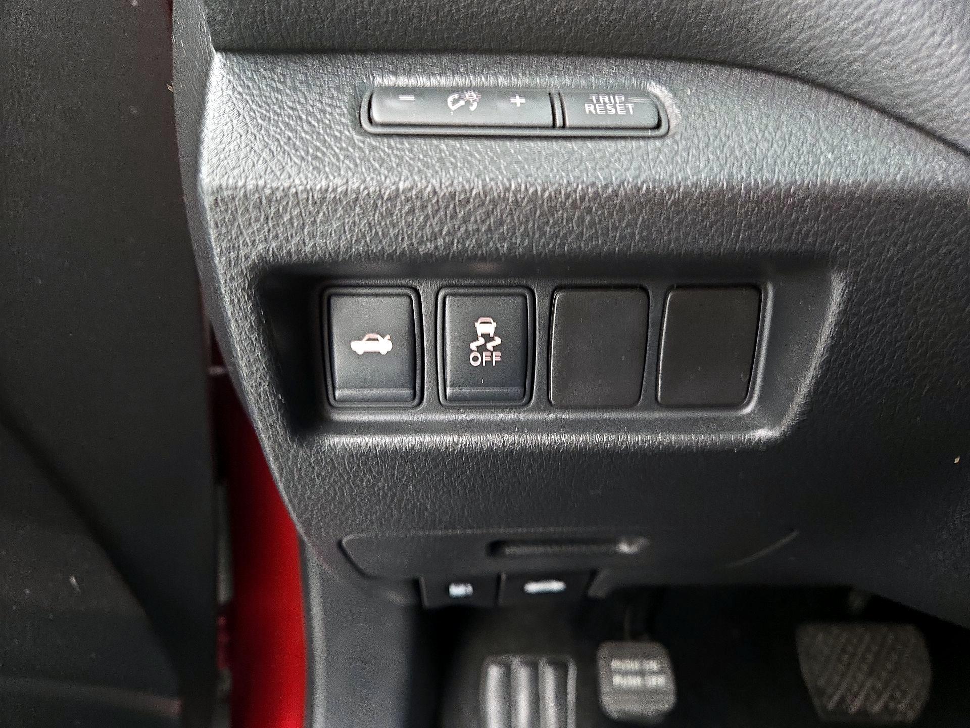 Thumbnail: 2016 Nissan Altima - 13