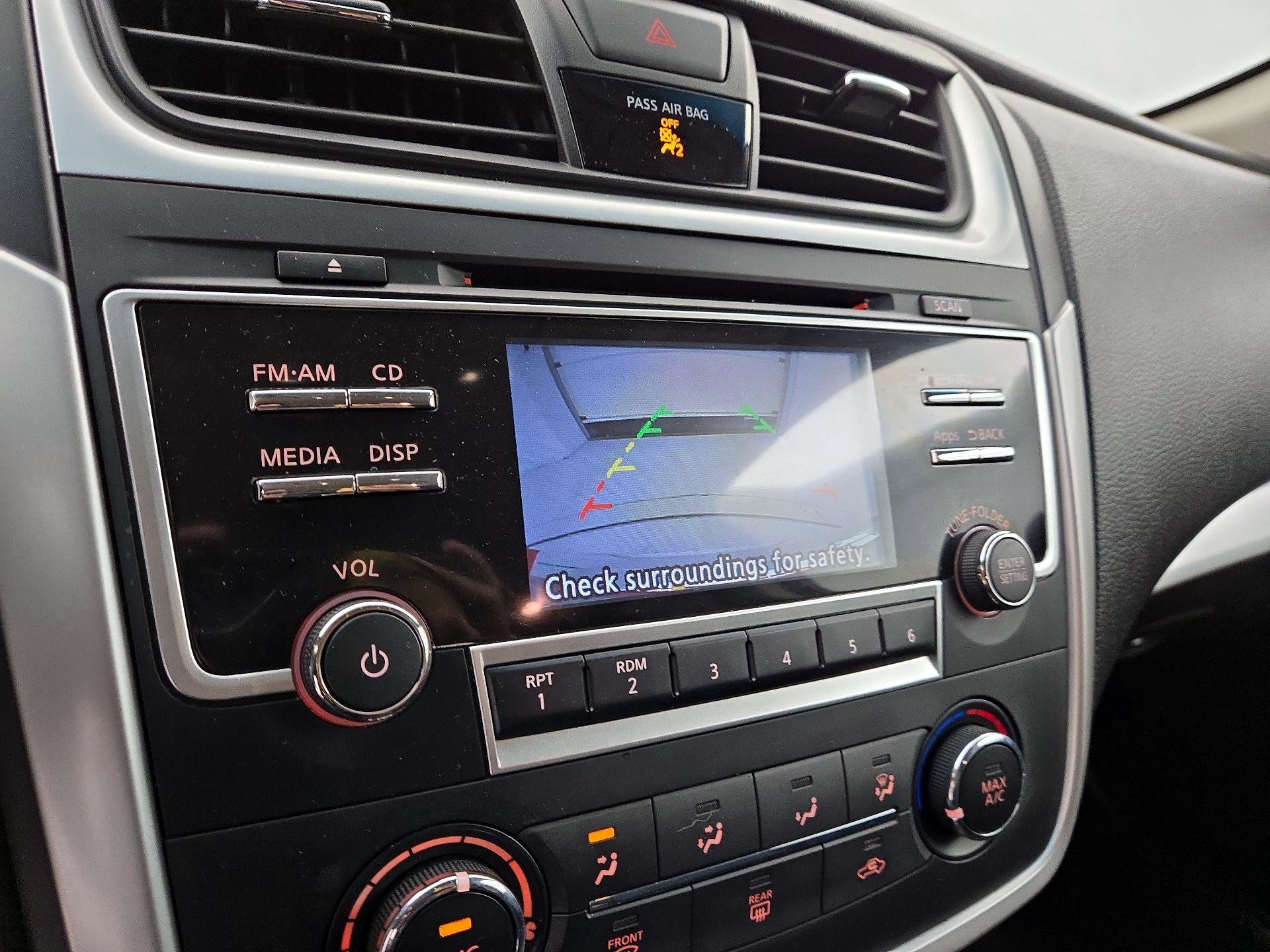 Thumbnail: 2016 Nissan Altima - 14