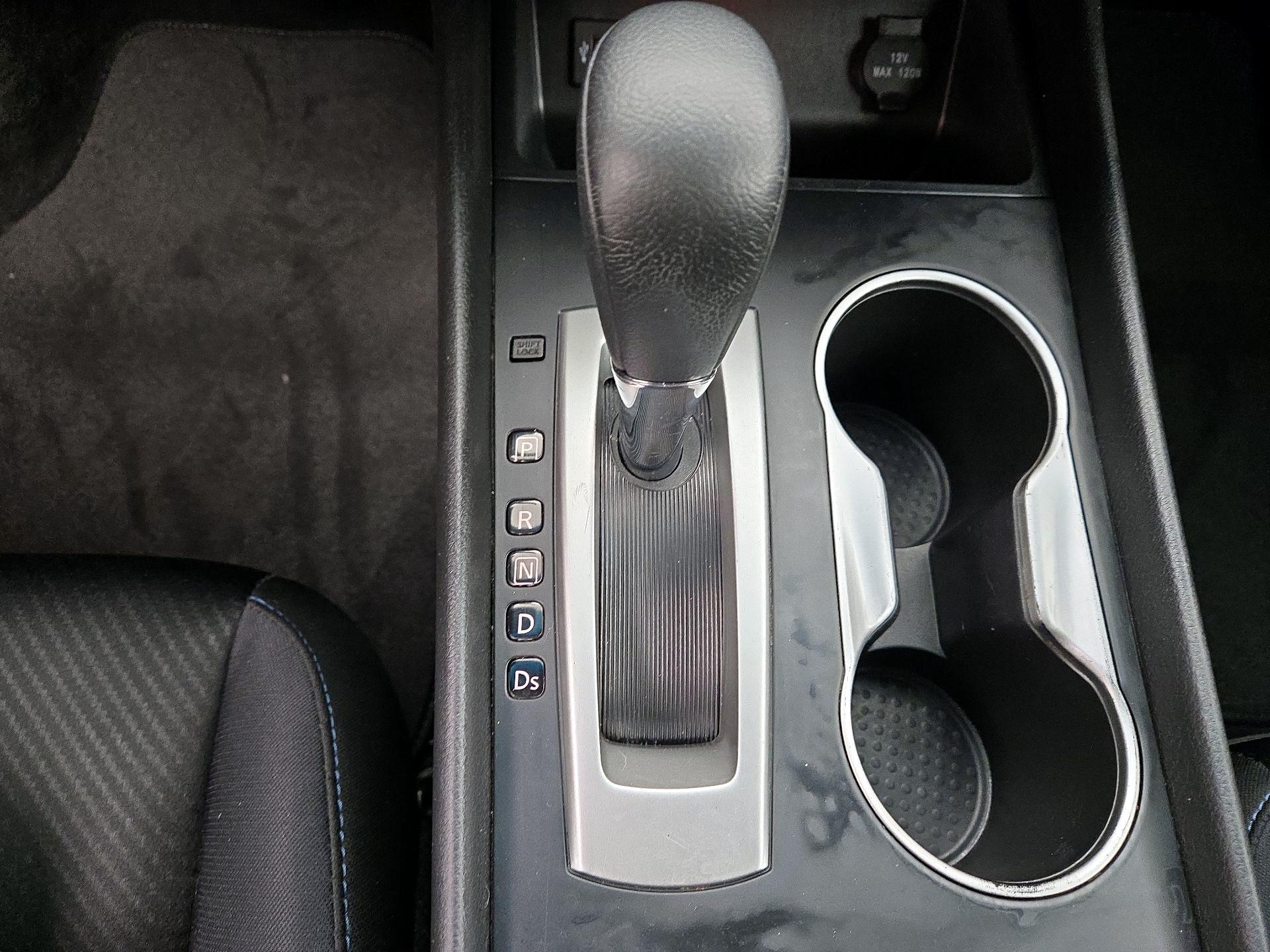 Thumbnail: 2016 Nissan Altima - 17