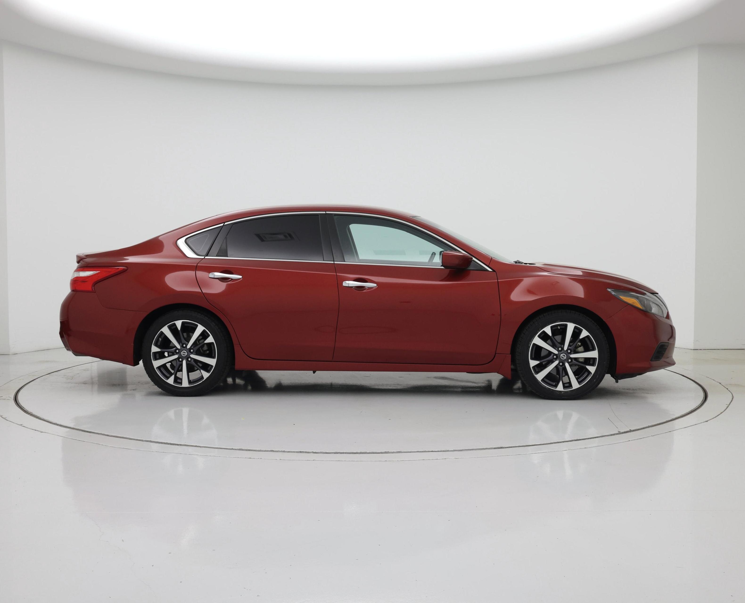 Thumbnail: 2016 Nissan Altima - 7