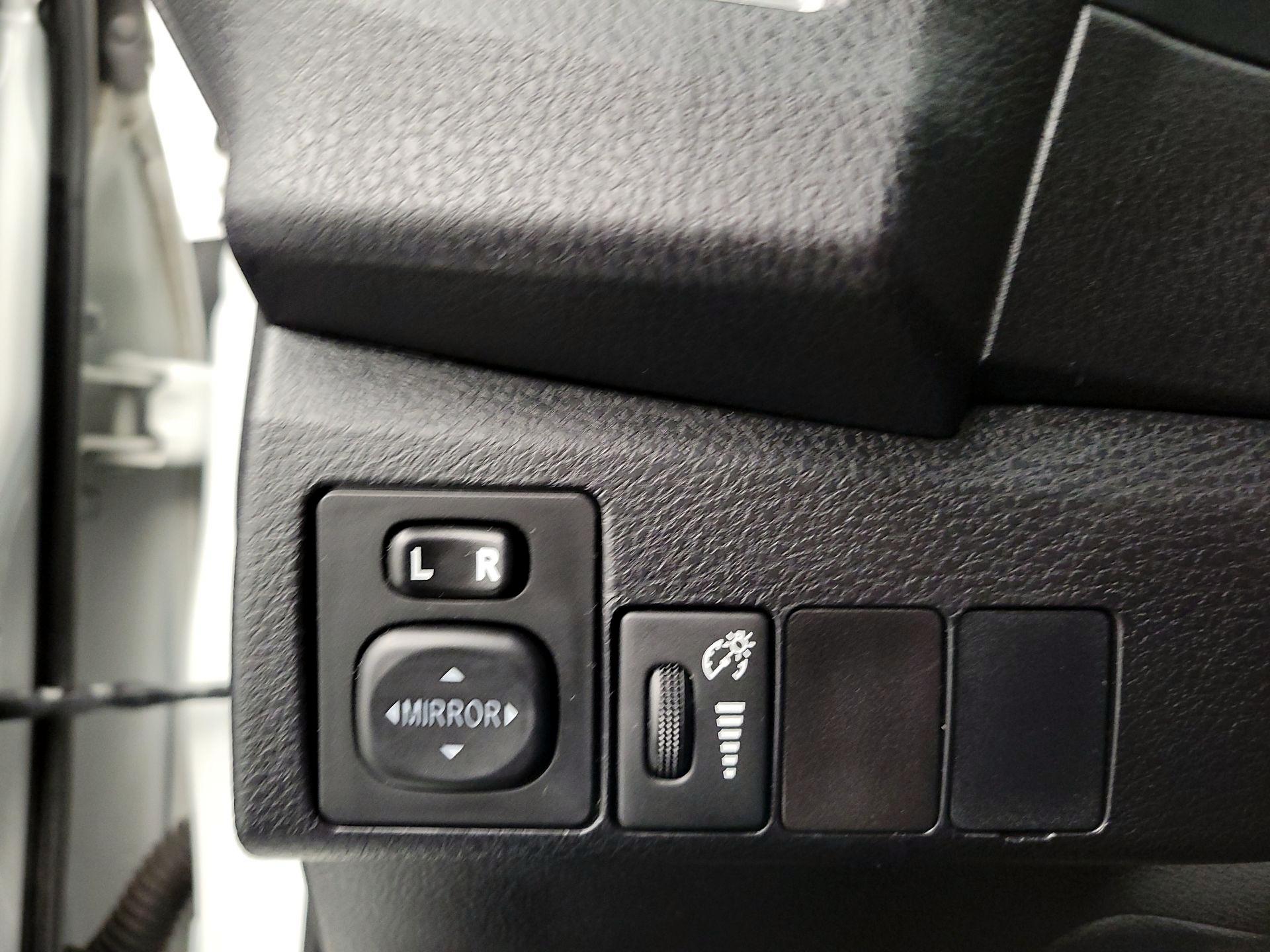 Thumbnail: 2015 Toyota Corolla - 13