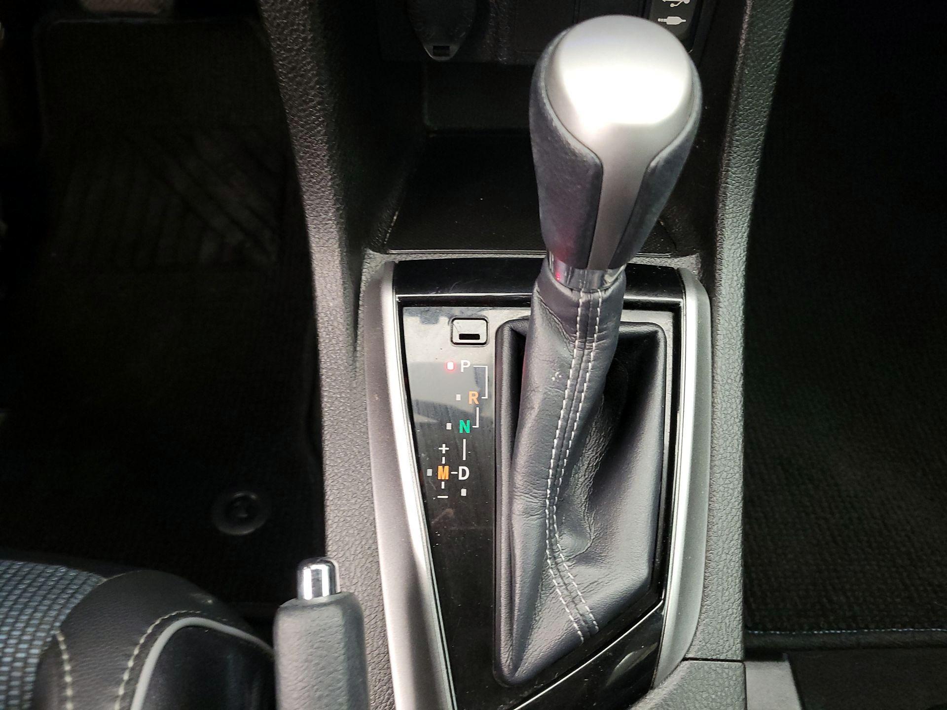 Thumbnail: 2015 Toyota Corolla - 17