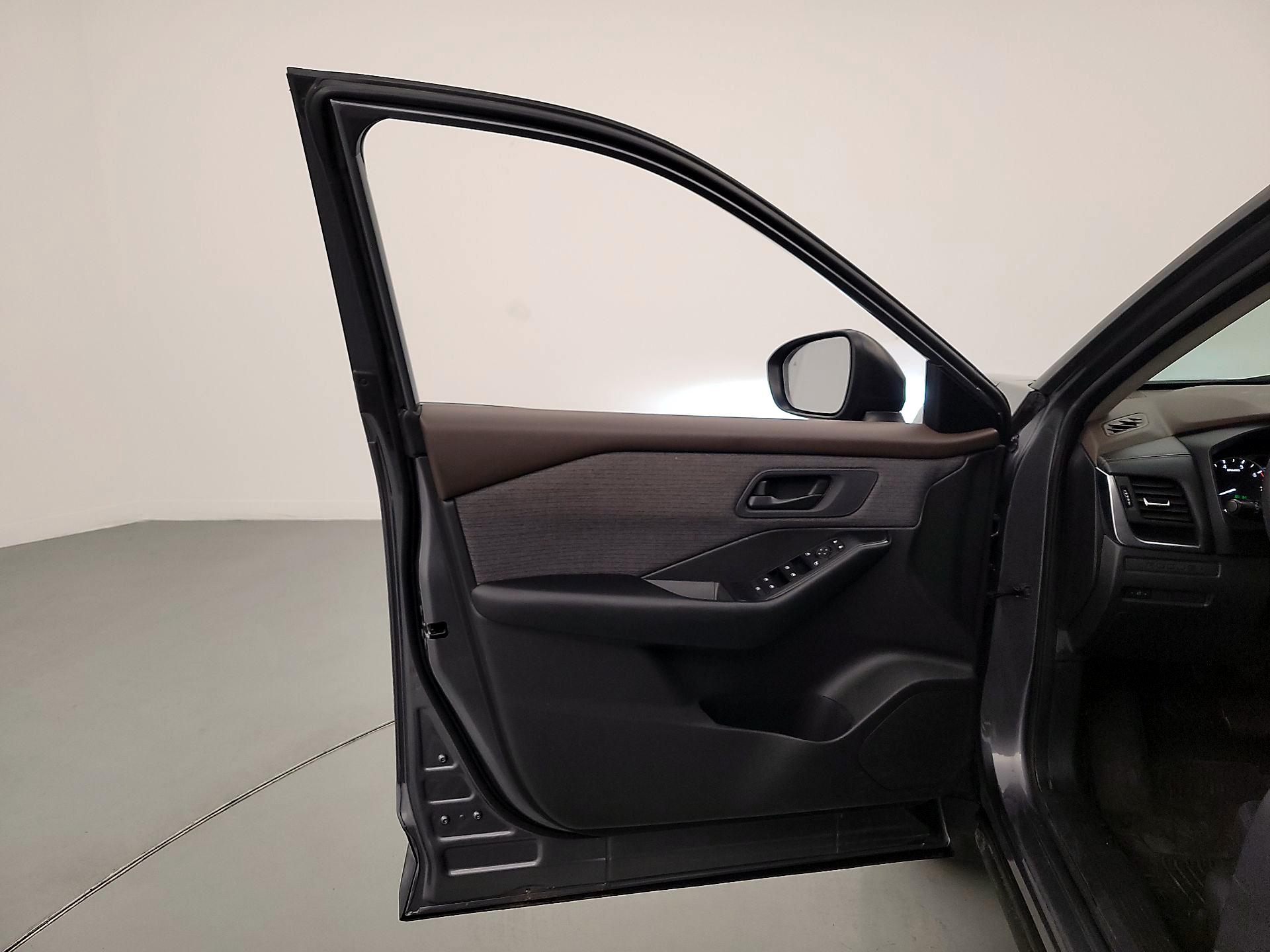 Thumbnail: 2023 Nissan Rogue - 12