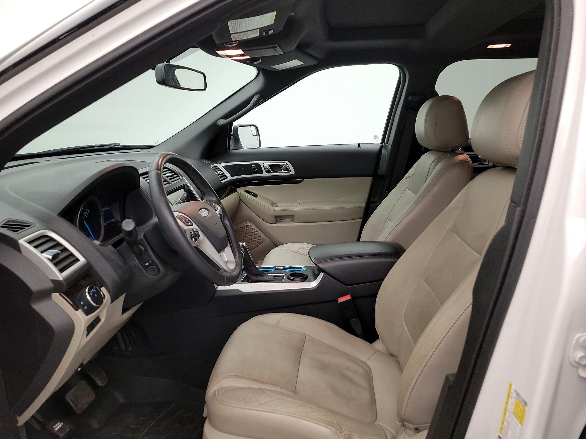 Thumbnail: 2015 Ford Explorer - 11