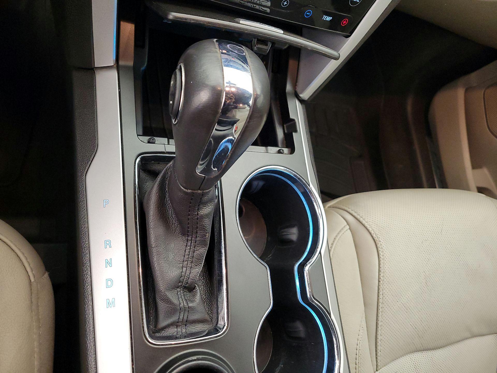 Thumbnail: 2015 Ford Explorer - 17