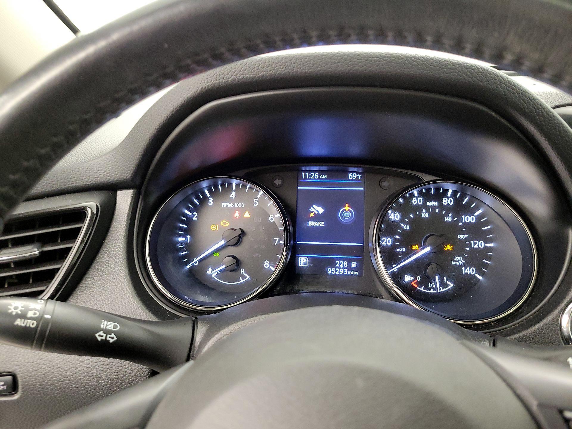 Thumbnail: 2019 Nissan Rogue - 10