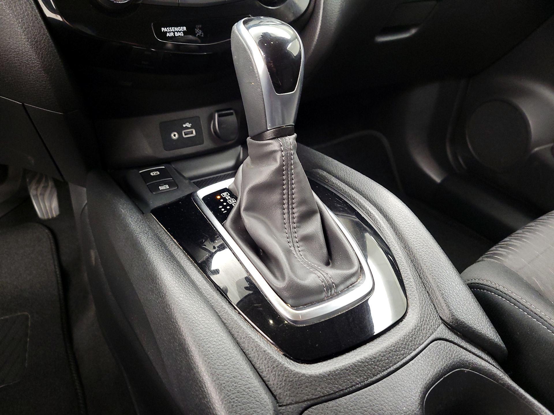 Thumbnail: 2019 Nissan Rogue - 18