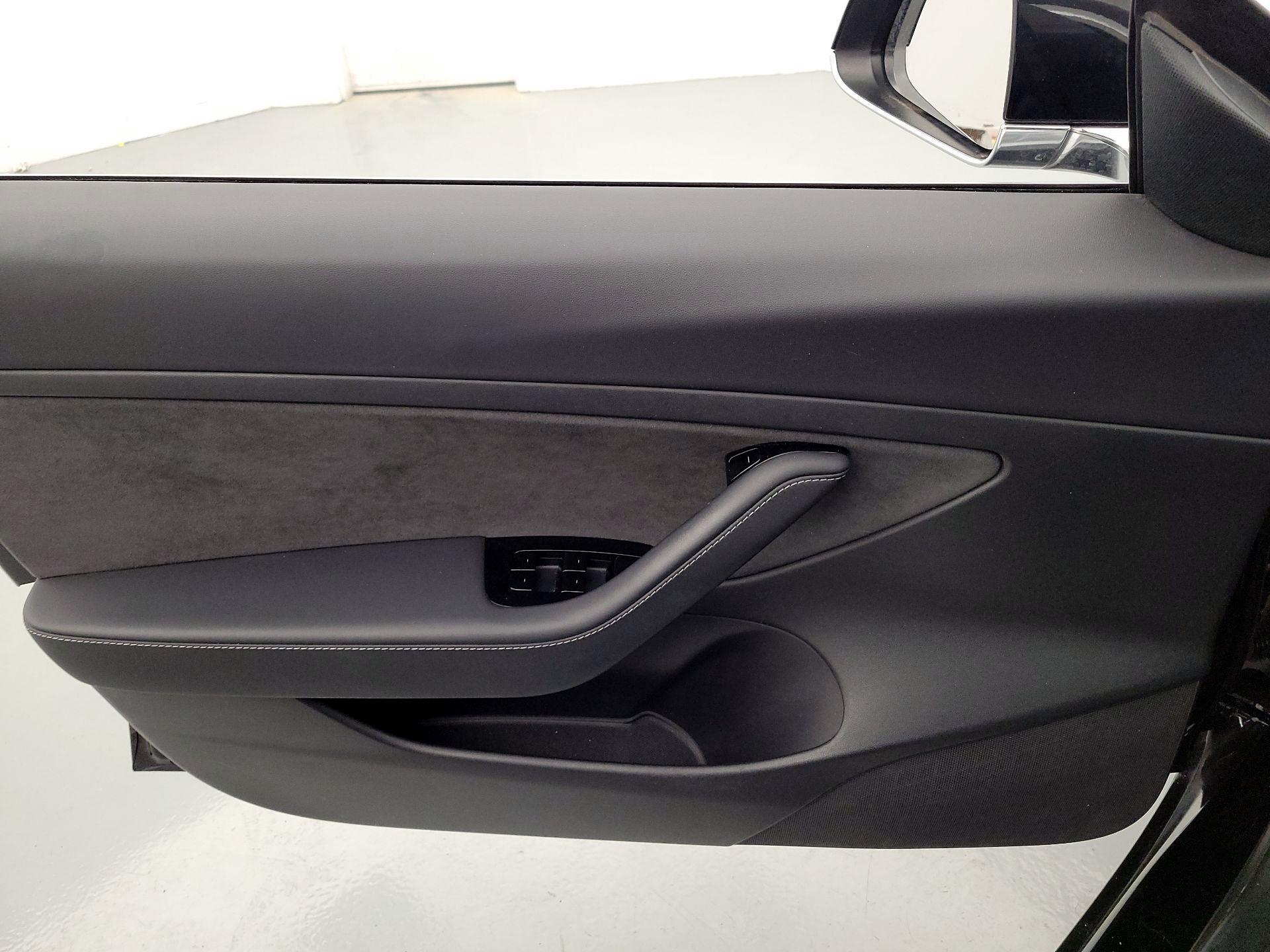 Thumbnail: 2020 Tesla Model 3 - 12