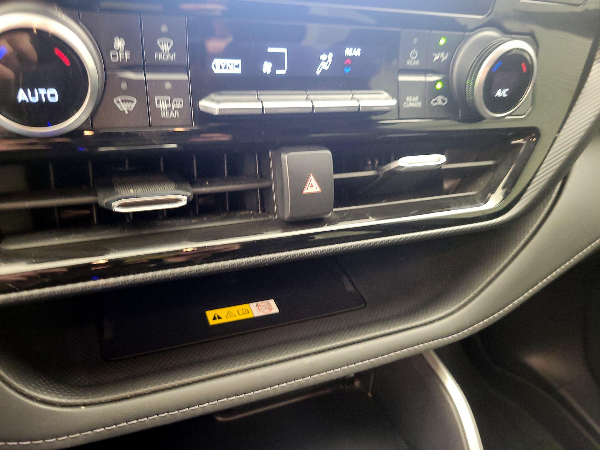 Thumbnail: 2023 Toyota Highlander - 14