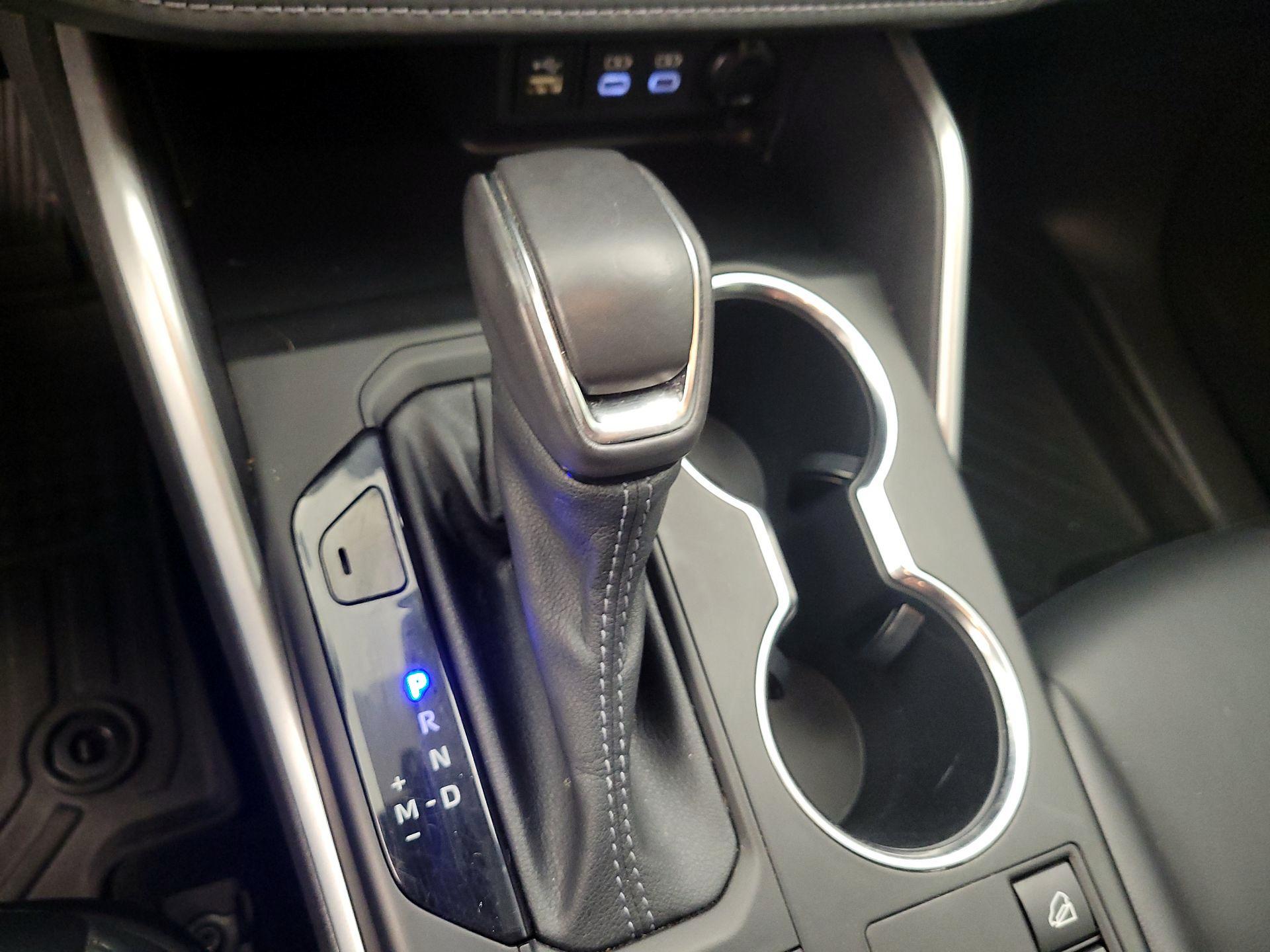 Thumbnail: 2023 Toyota Highlander - 15