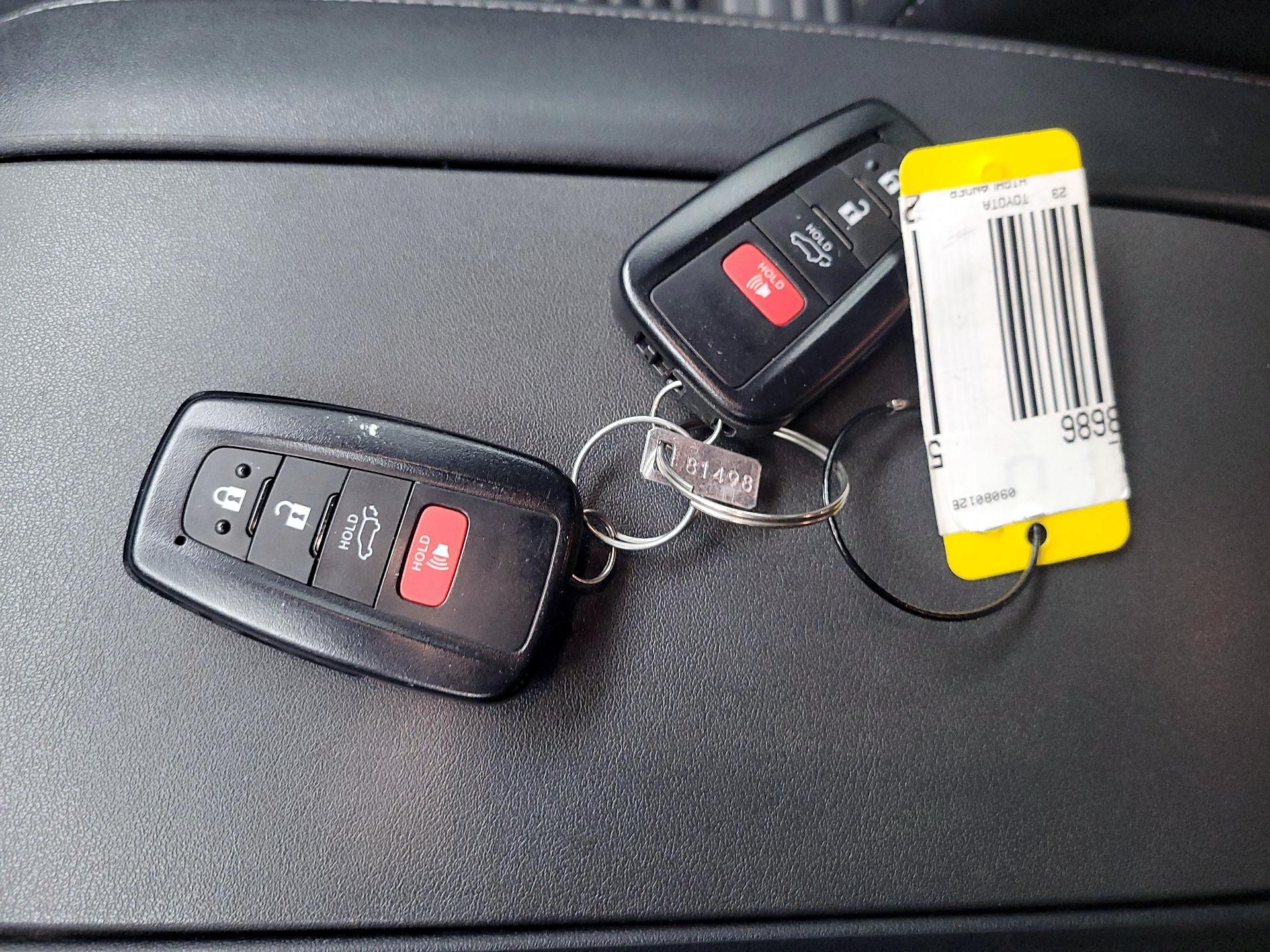 Thumbnail: 2023 Toyota Highlander - 18