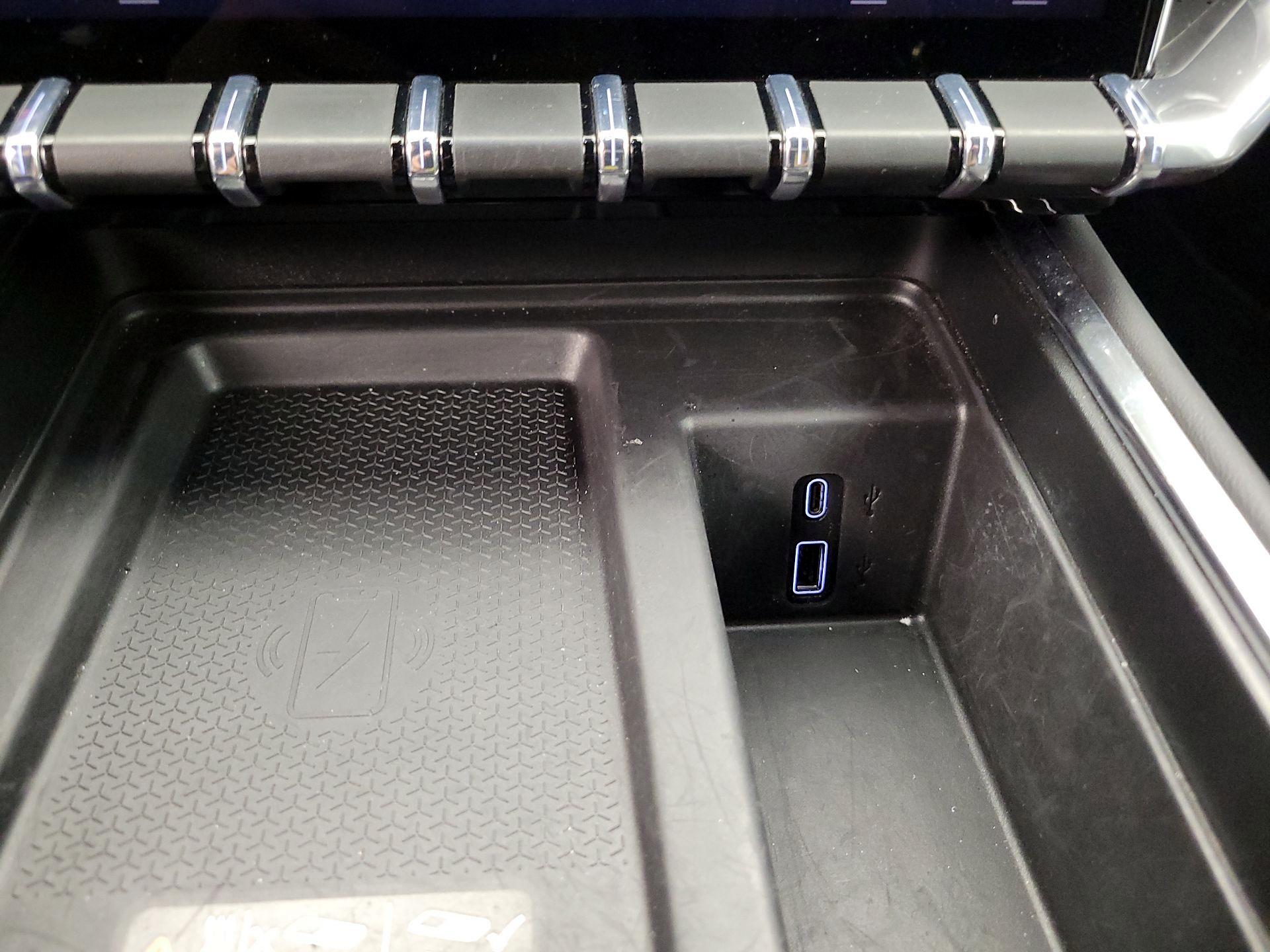 Thumbnail: 2025 GMC Acadia - 18