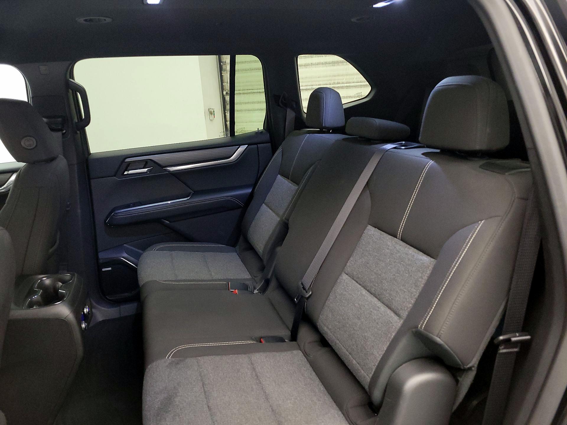 Thumbnail: 2025 GMC Acadia - 19