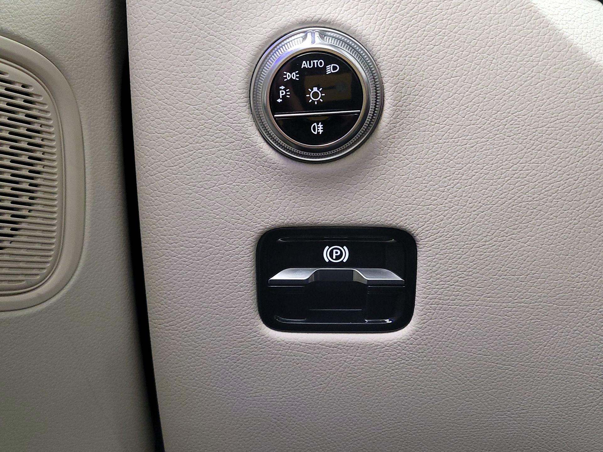 Thumbnail: 2023 Mercedes-Benz GLC - 13