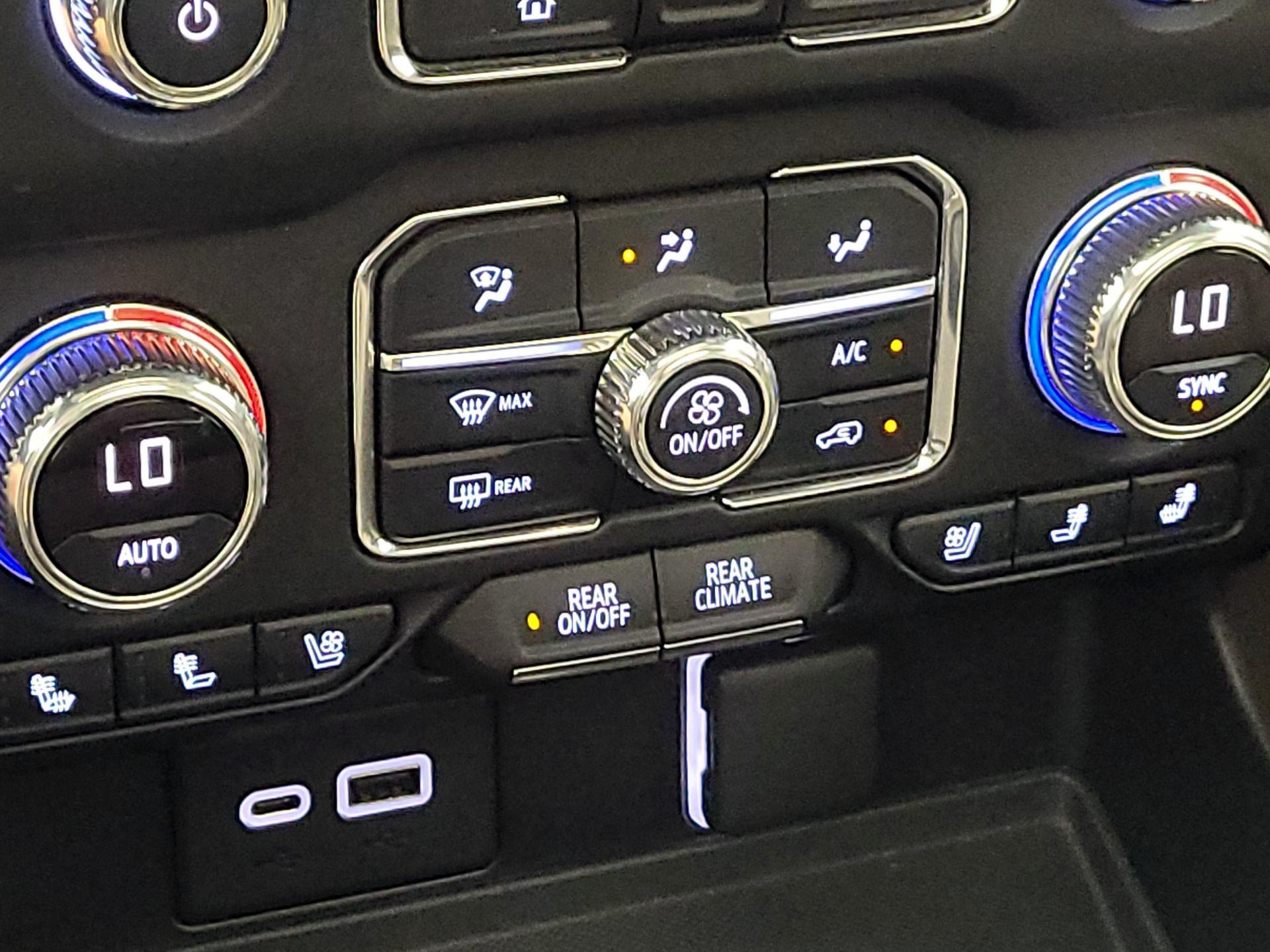 Thumbnail: 2021 GMC Yukon - 17