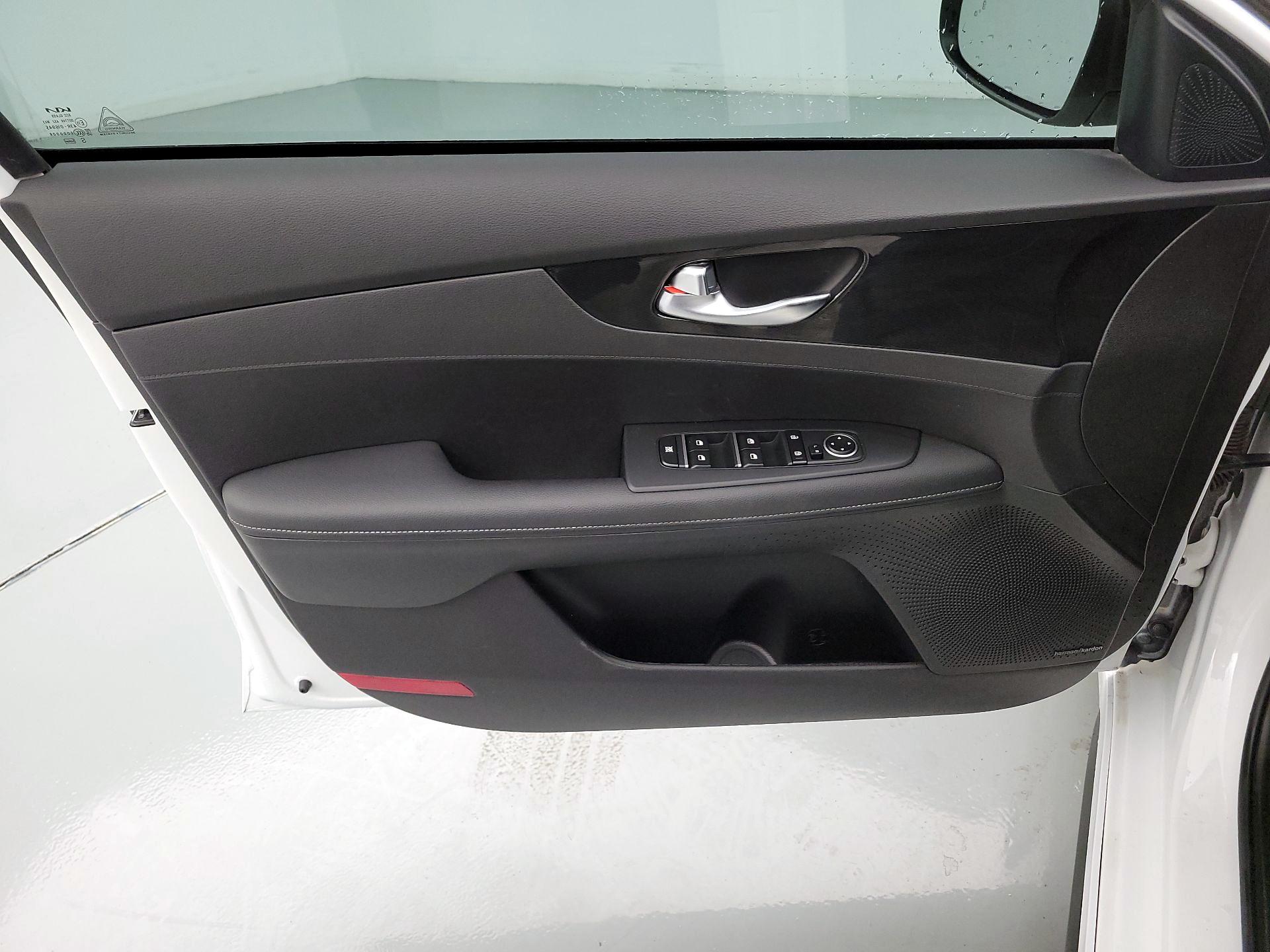 Thumbnail: 2023 Kia Forte - 12