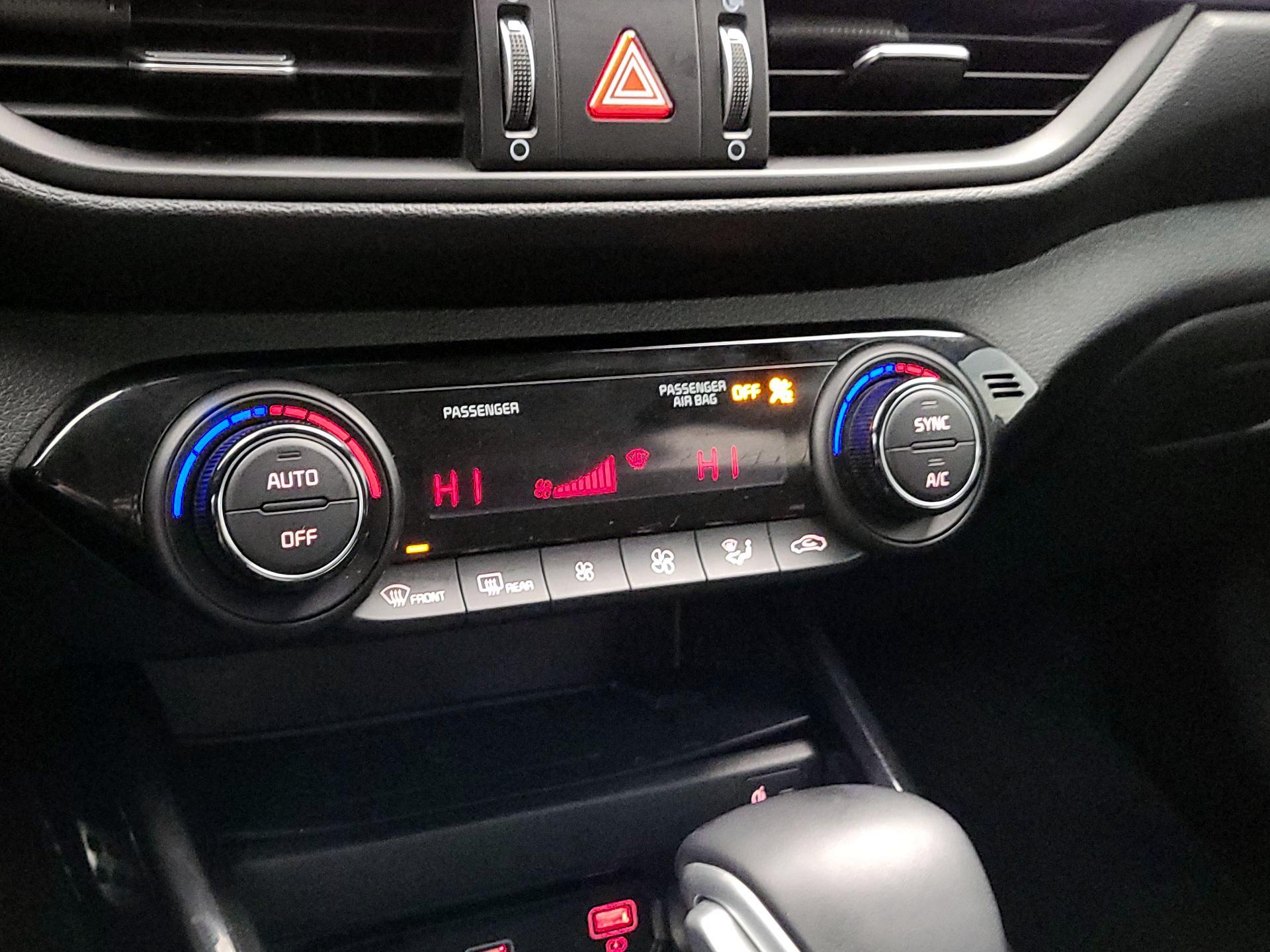 Thumbnail: 2023 Kia Forte - 17