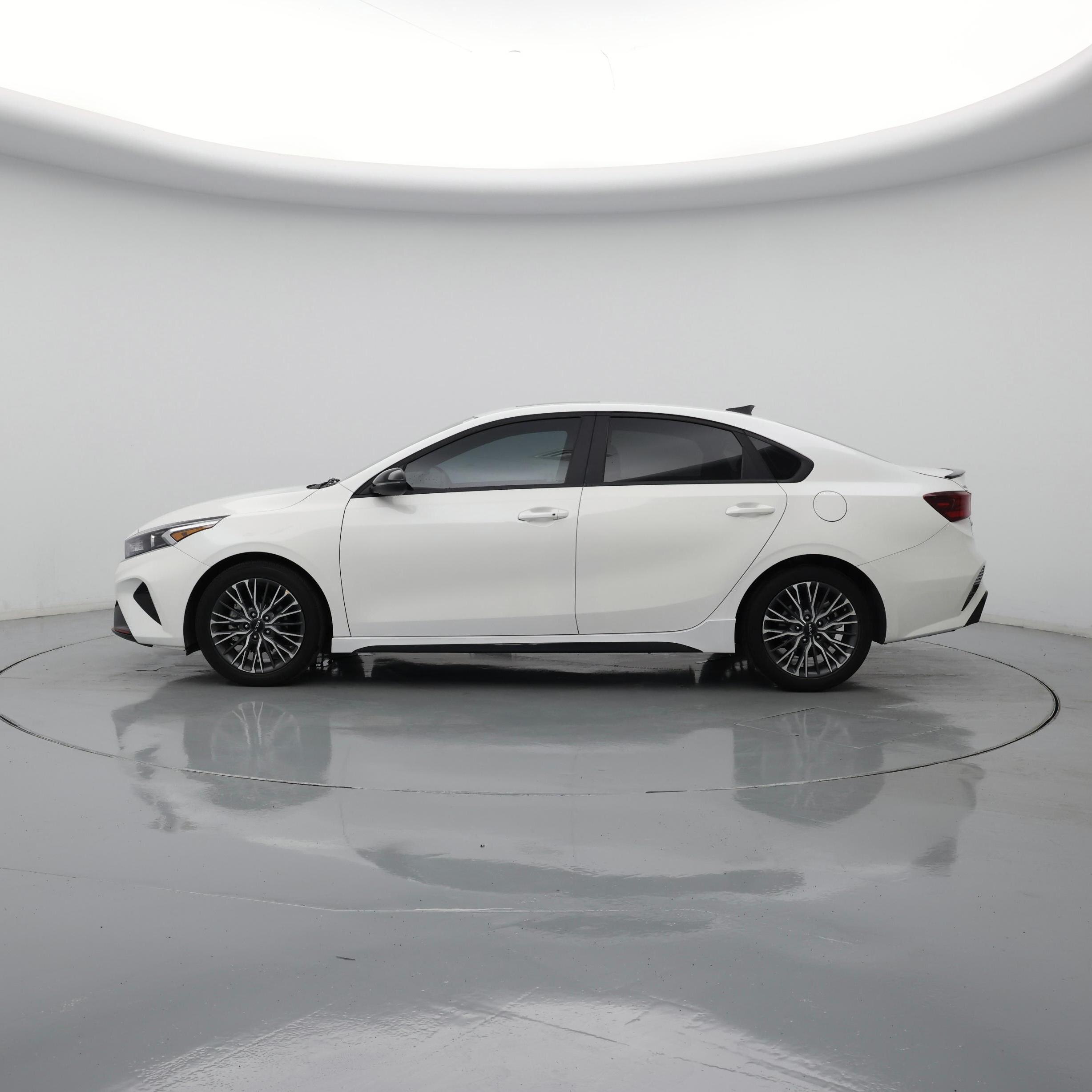 Thumbnail: 2023 Kia Forte - 3