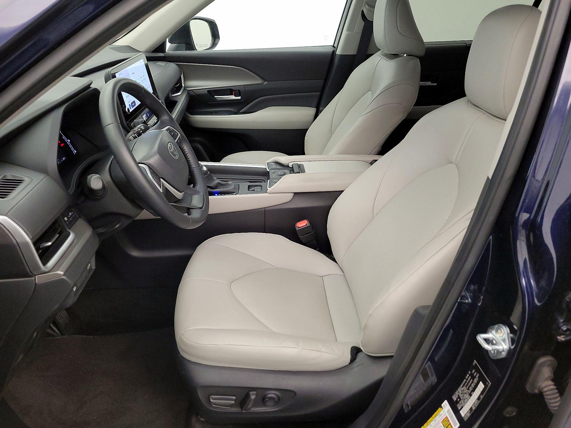 Thumbnail: 2025 Toyota Grand Highlander - 11