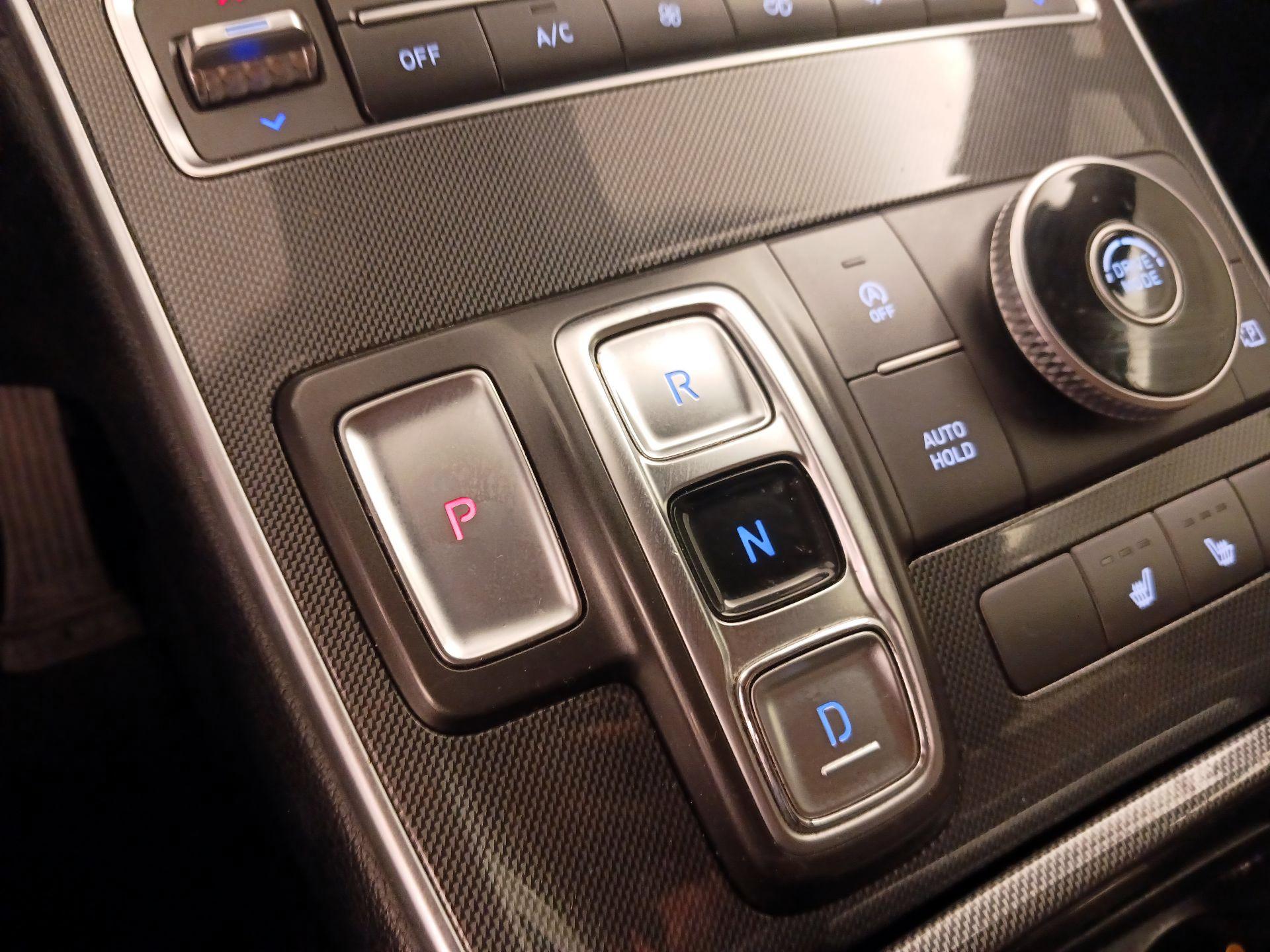 Thumbnail: 2021 Hyundai Santa Fe - 17