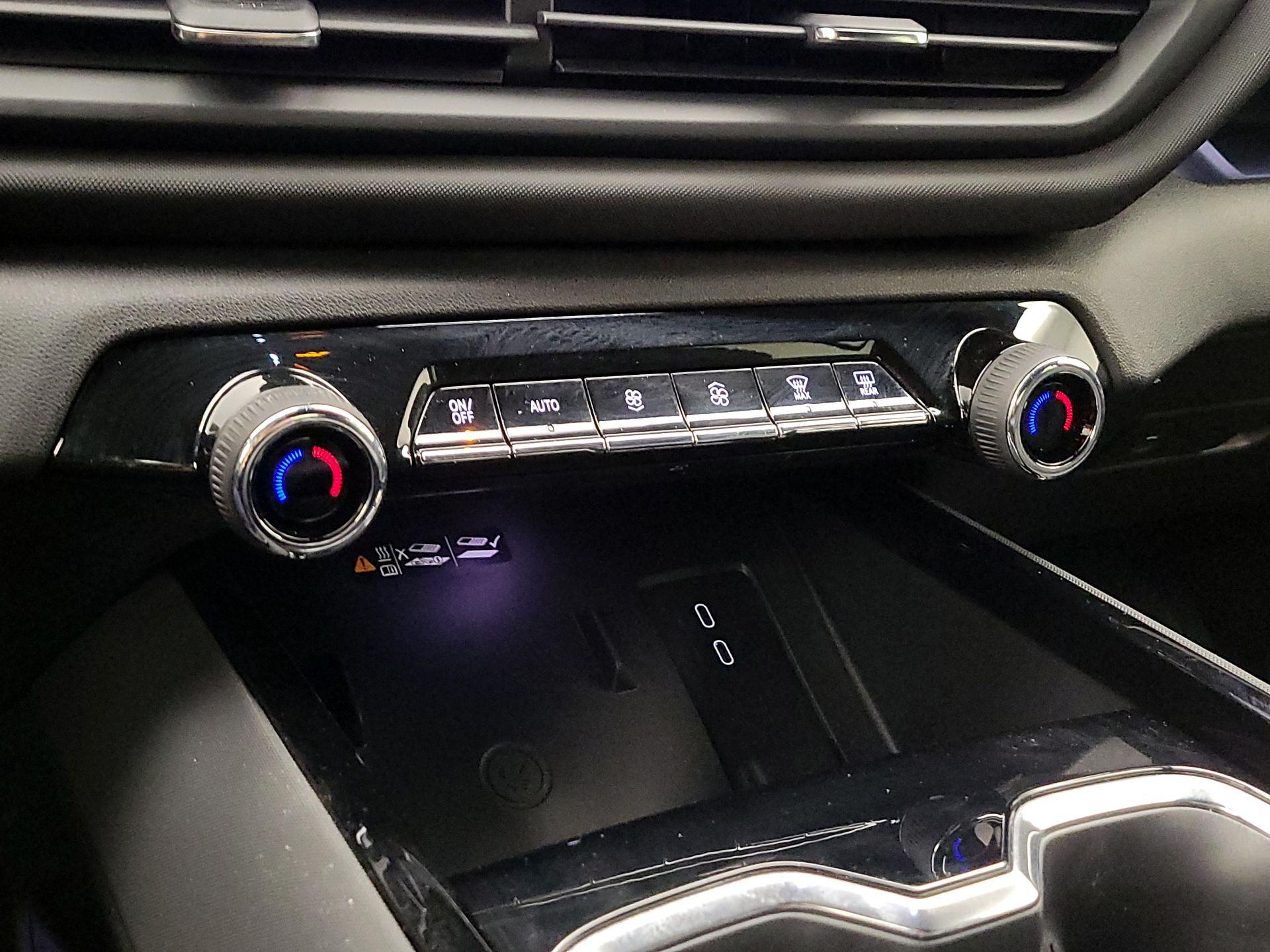 Thumbnail: 2025 Chevrolet Silverado EV - 17