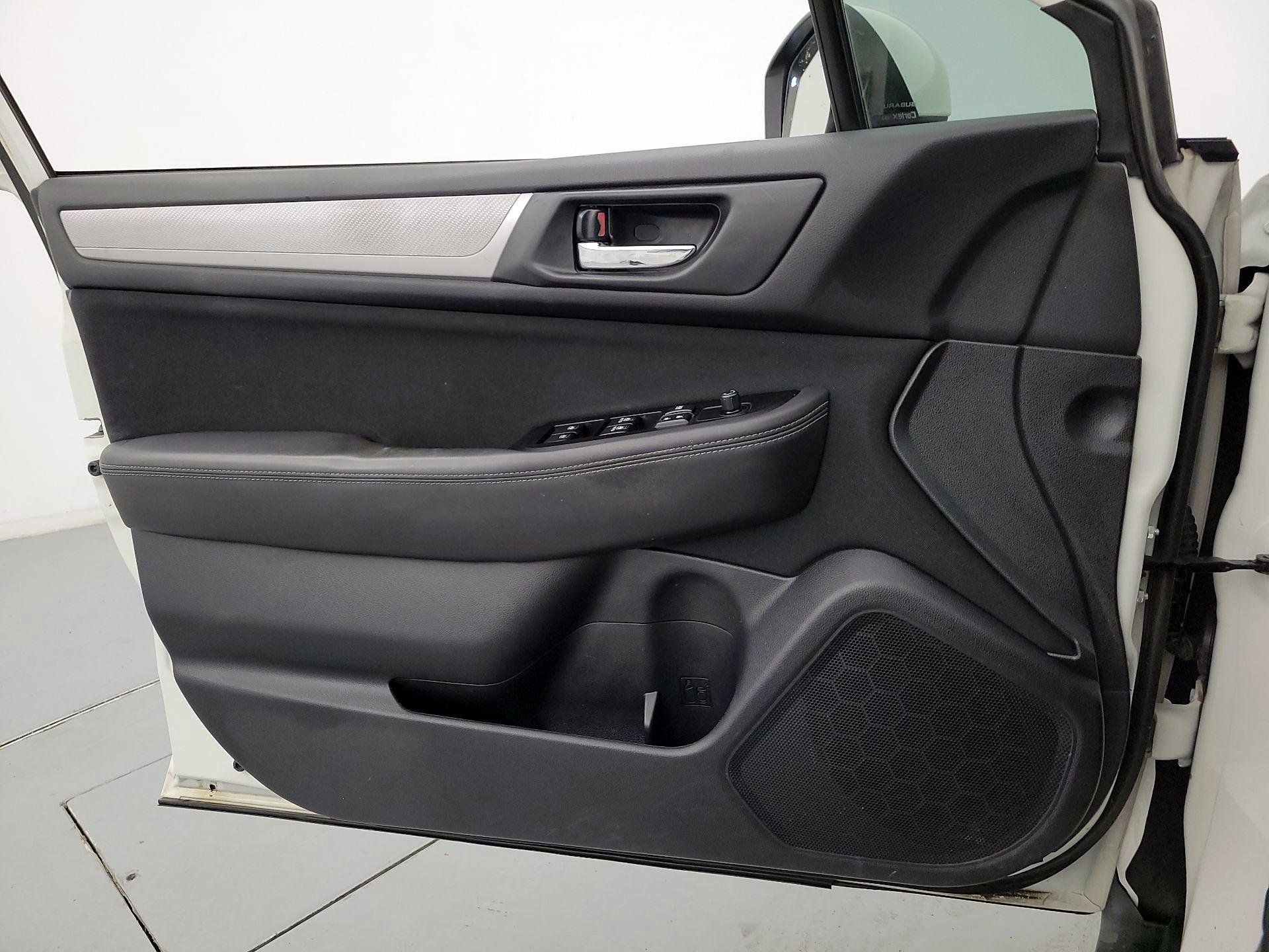 Thumbnail: 2015 Subaru Outback - 12