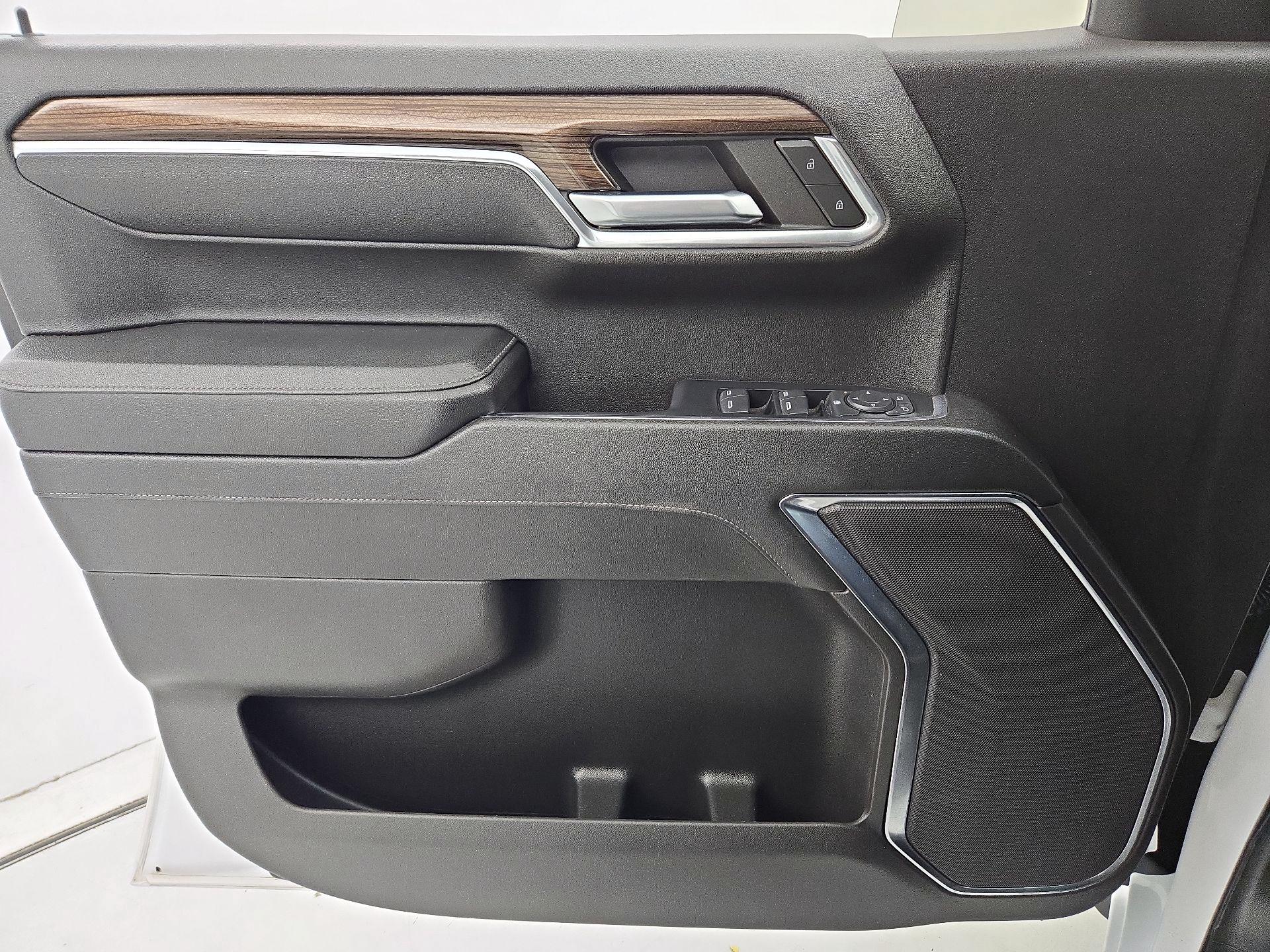 Thumbnail: 2023 Chevrolet Silverado 1500 - 12