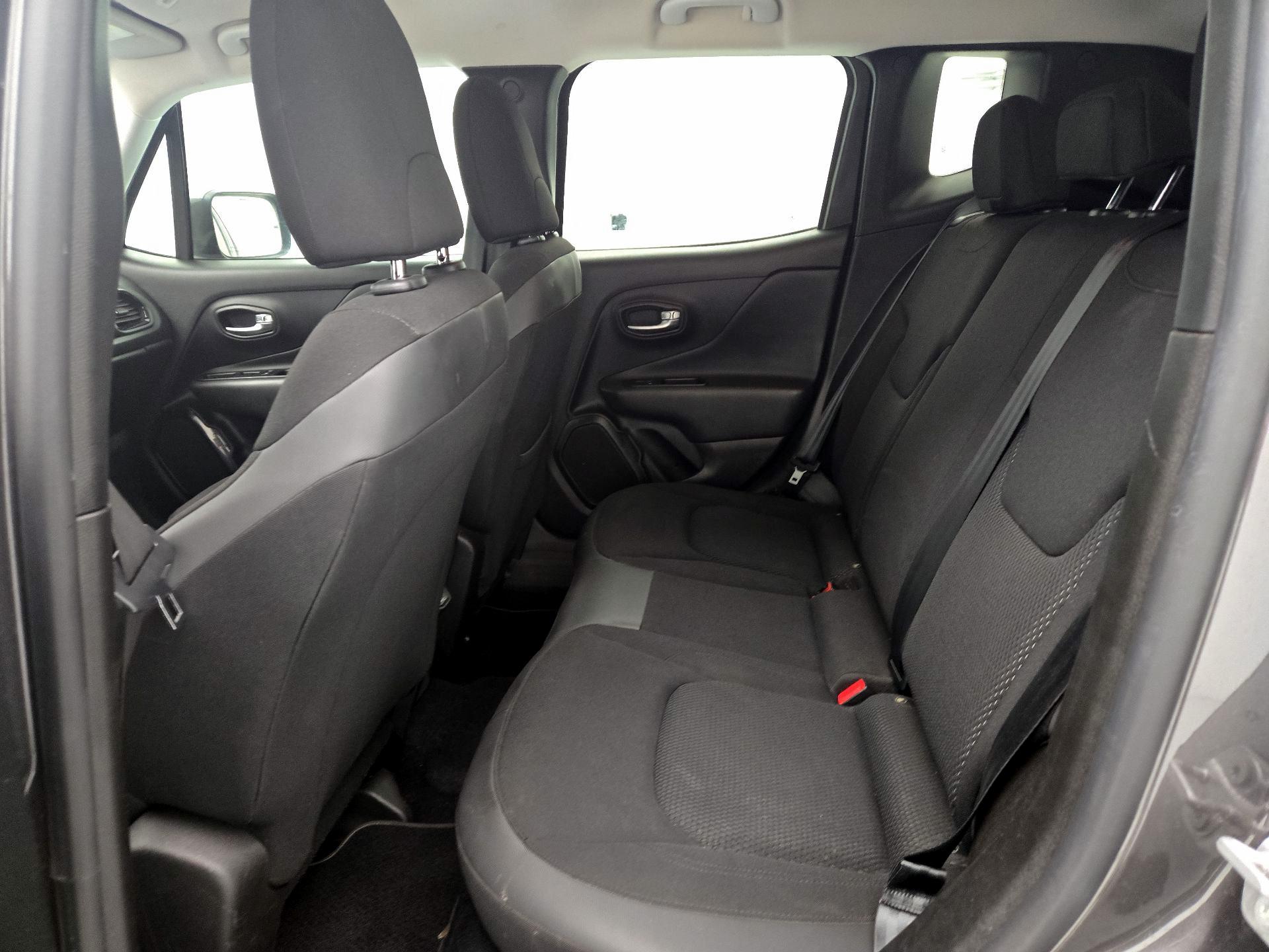 Thumbnail: 2020 Jeep Renegade - 19