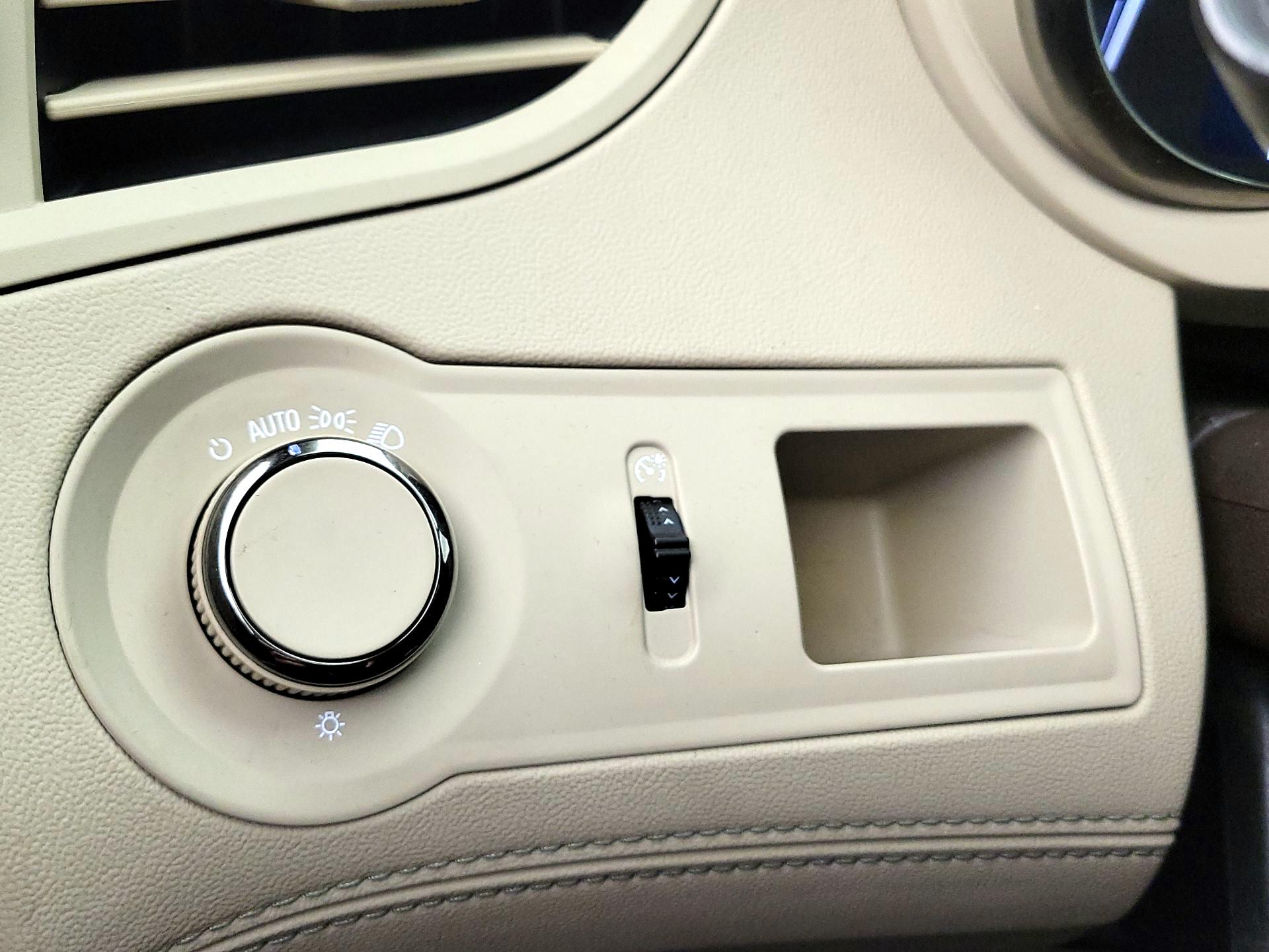 Thumbnail: 2014 Buick LaCrosse - 13