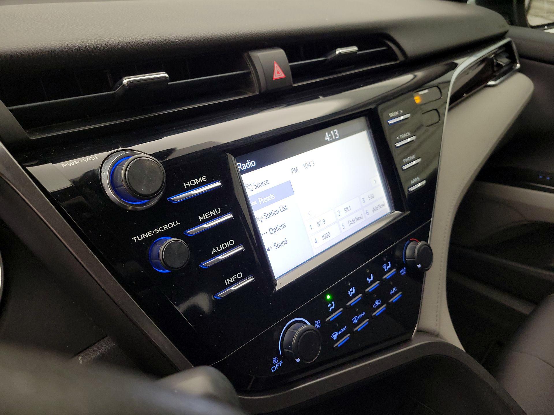 Thumbnail: 2018 Toyota Camry - 15