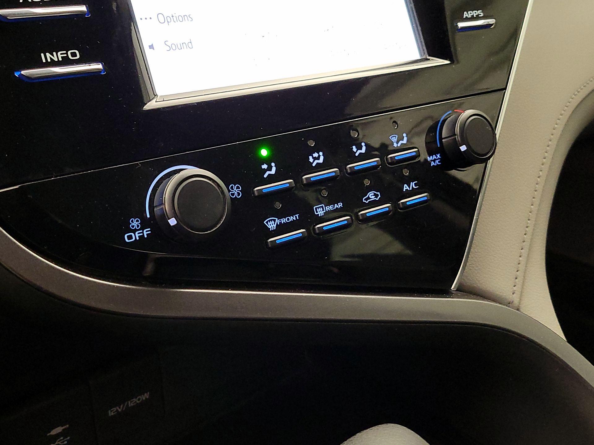 Thumbnail: 2018 Toyota Camry - 16