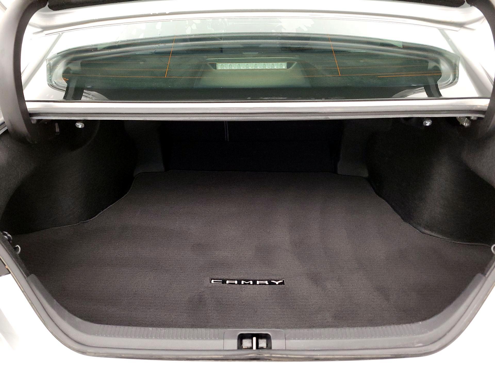 Thumbnail: 2018 Toyota Camry - 20