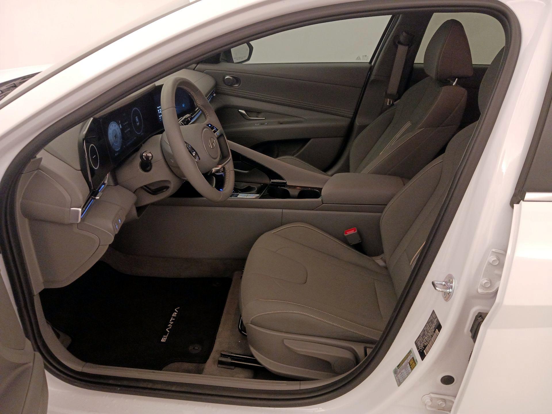 Thumbnail: 2025 Hyundai Elantra - 11