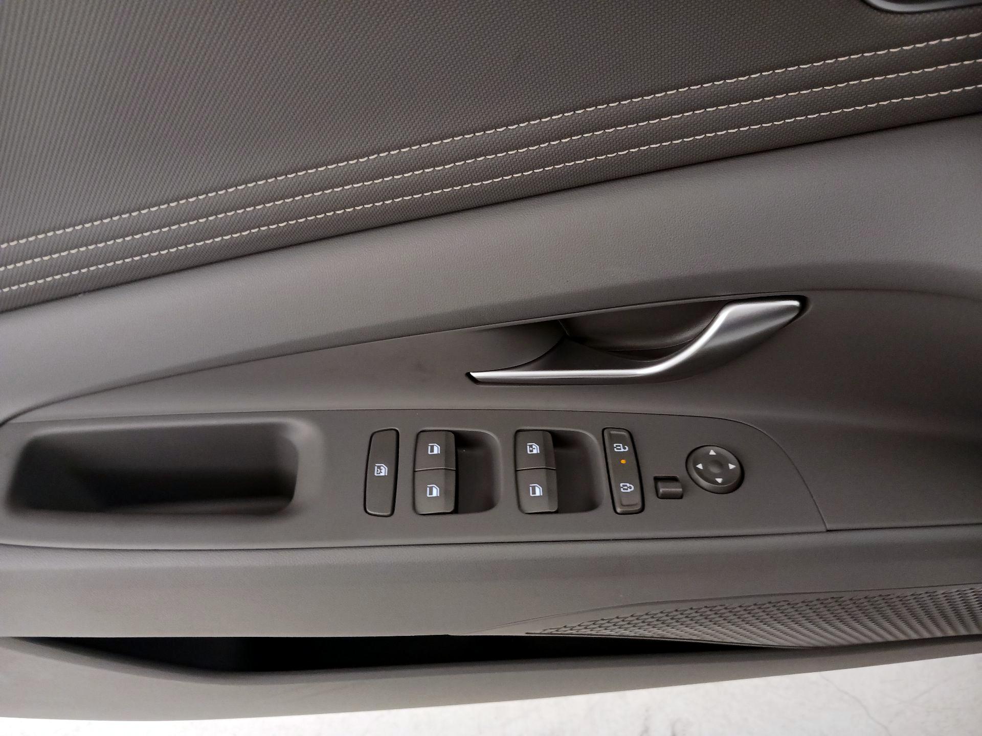 Thumbnail: 2025 Hyundai Elantra - 12