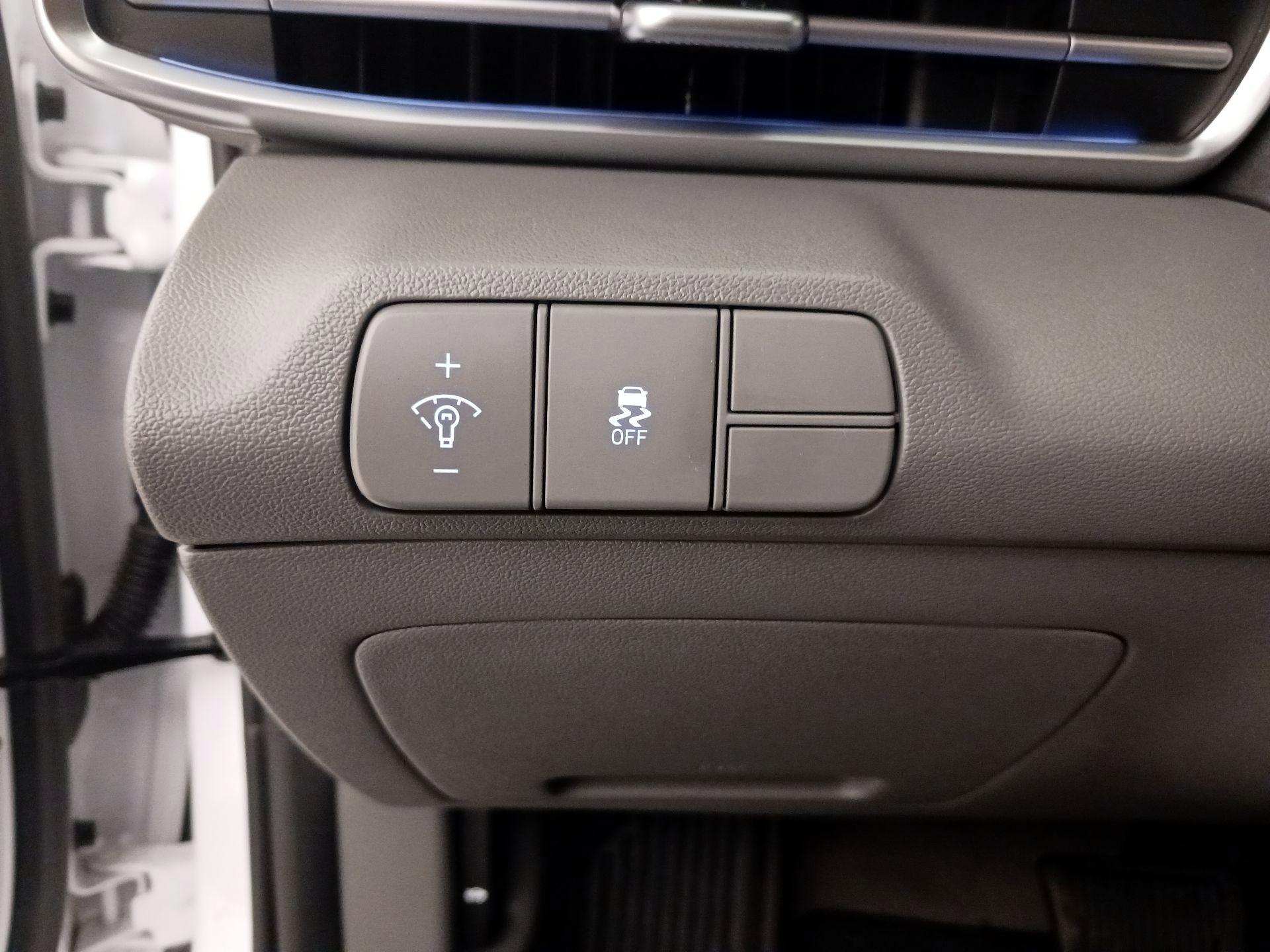 Thumbnail: 2025 Hyundai Elantra - 13