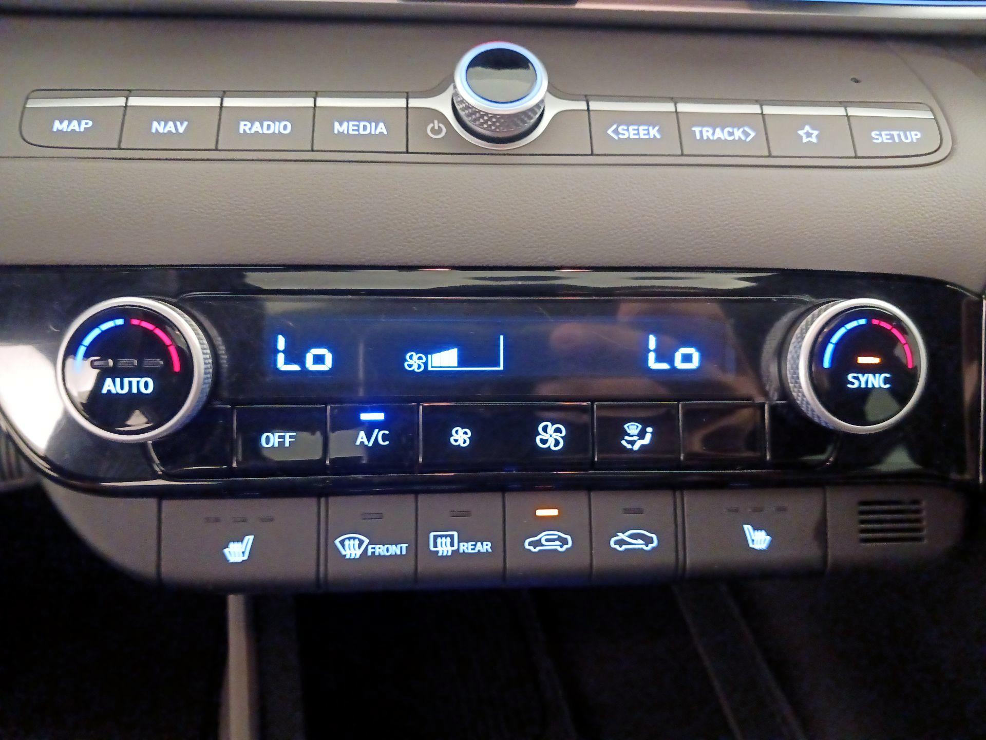 Thumbnail: 2025 Hyundai Elantra - 17