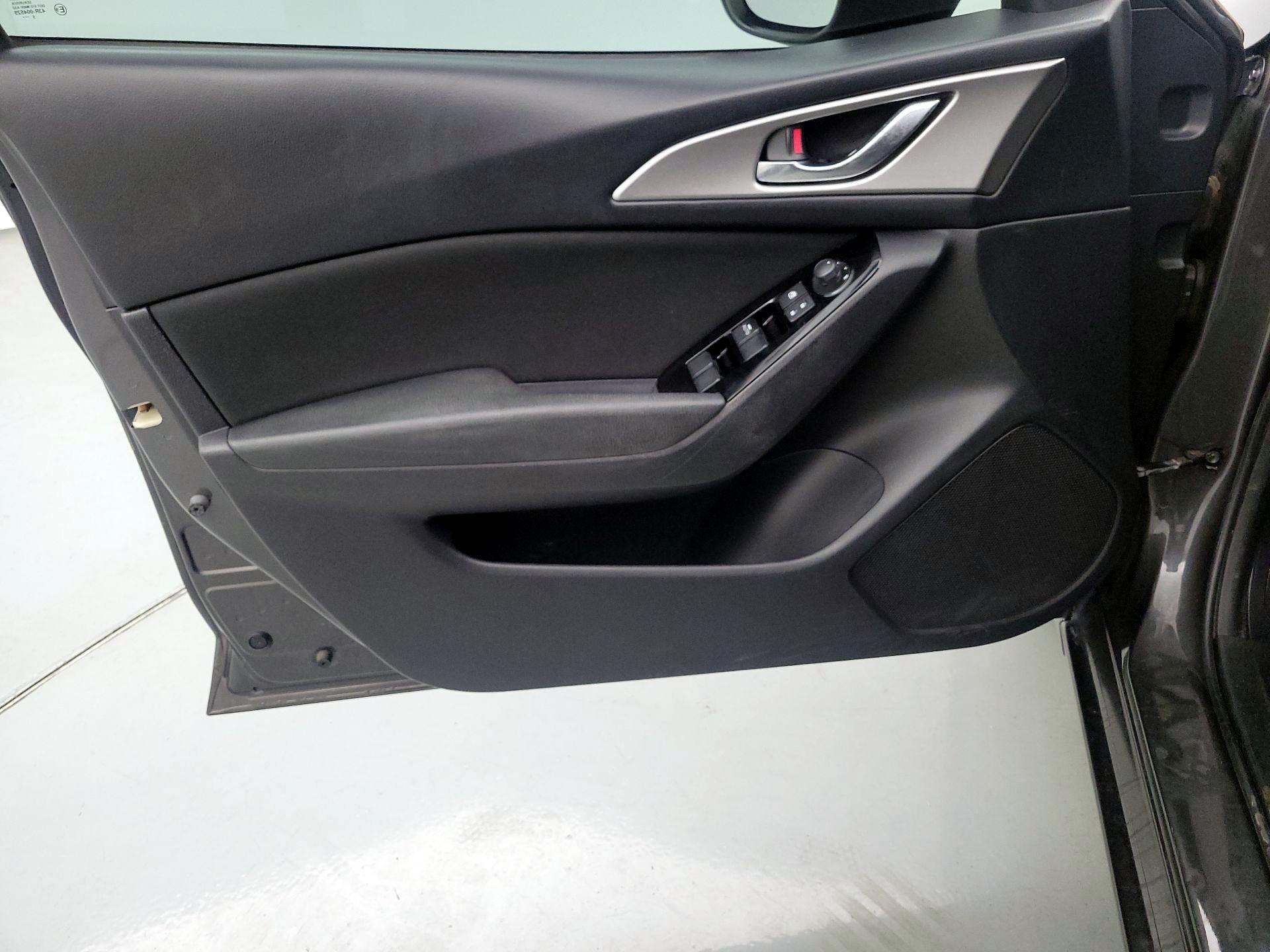 Thumbnail: 2017 Mazda Mazda3 - 12